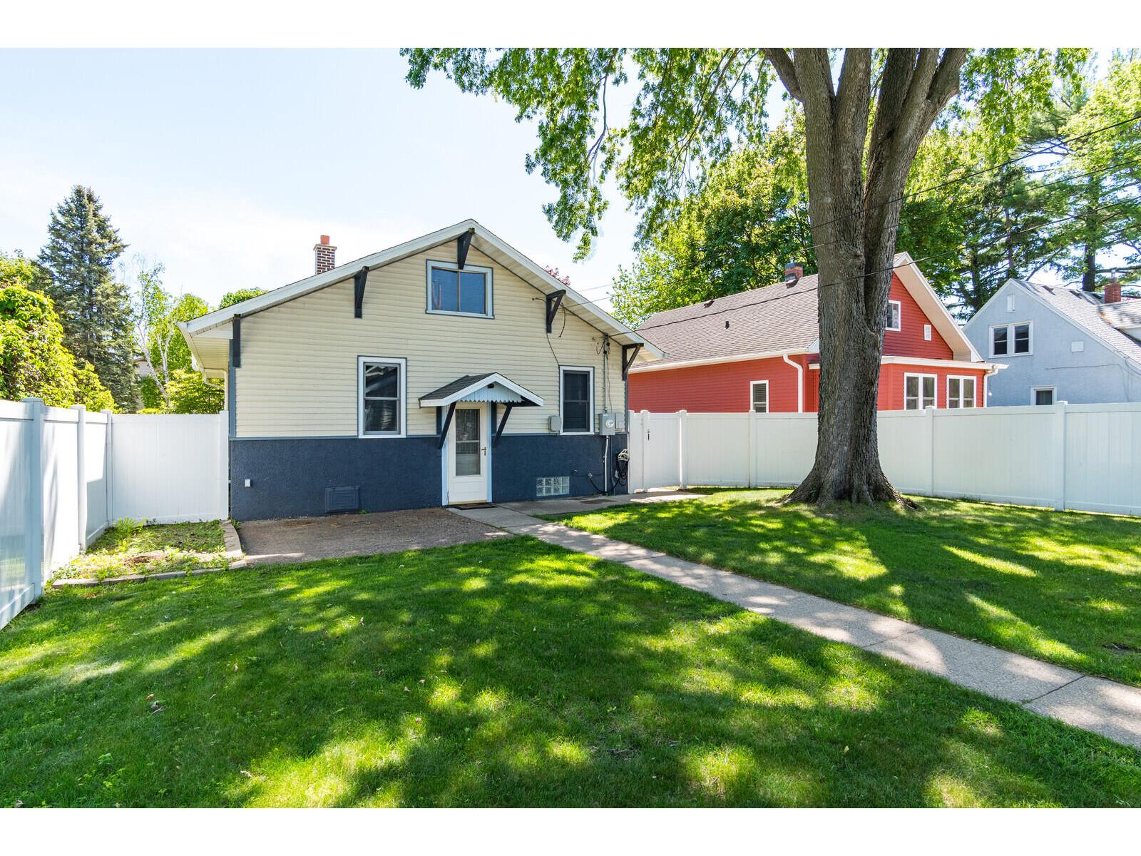 1216 East La Crosse WI 54601 1963276 image24