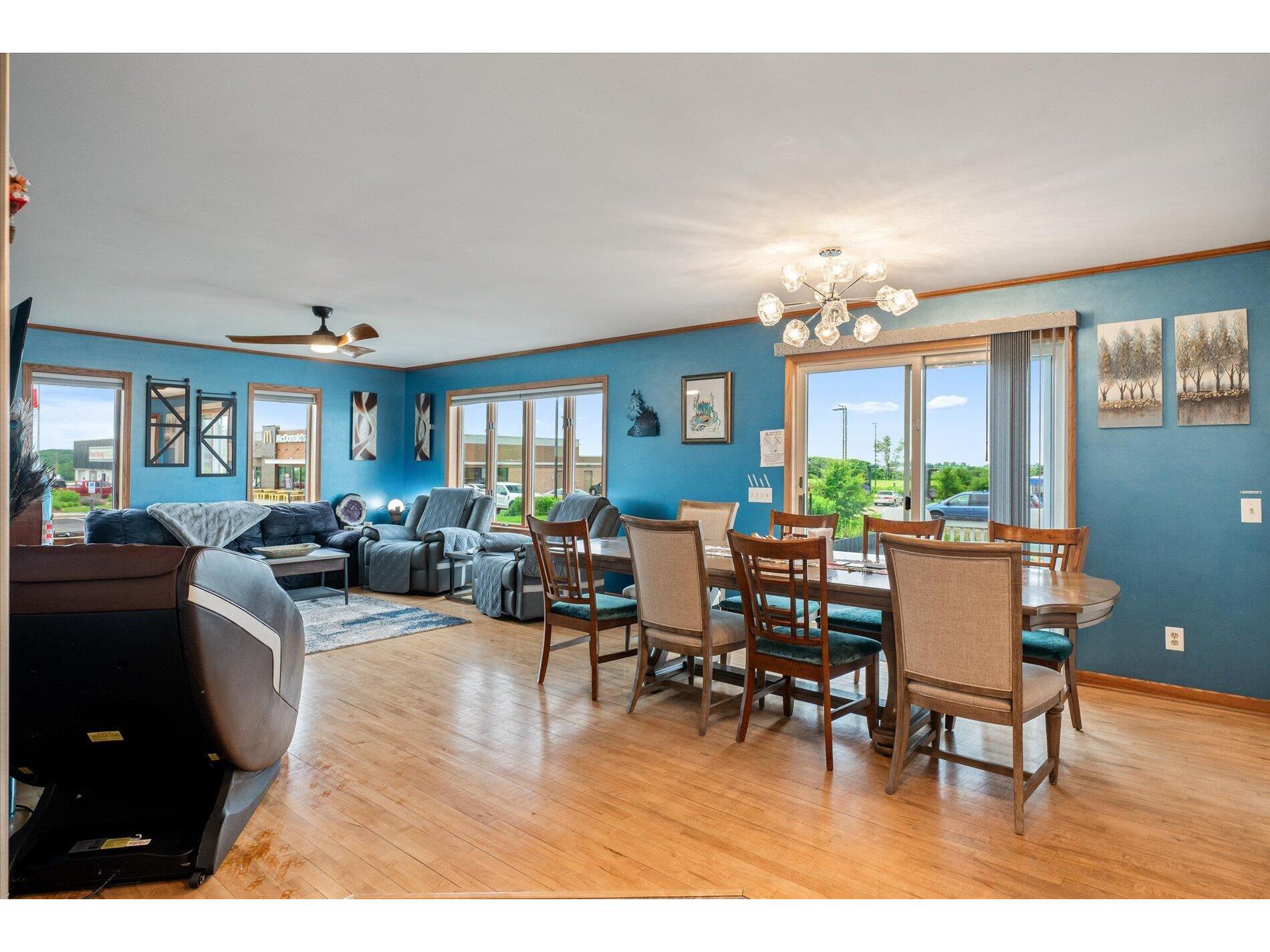 1216 N Main Viroqua WI 54665 1968128 image11