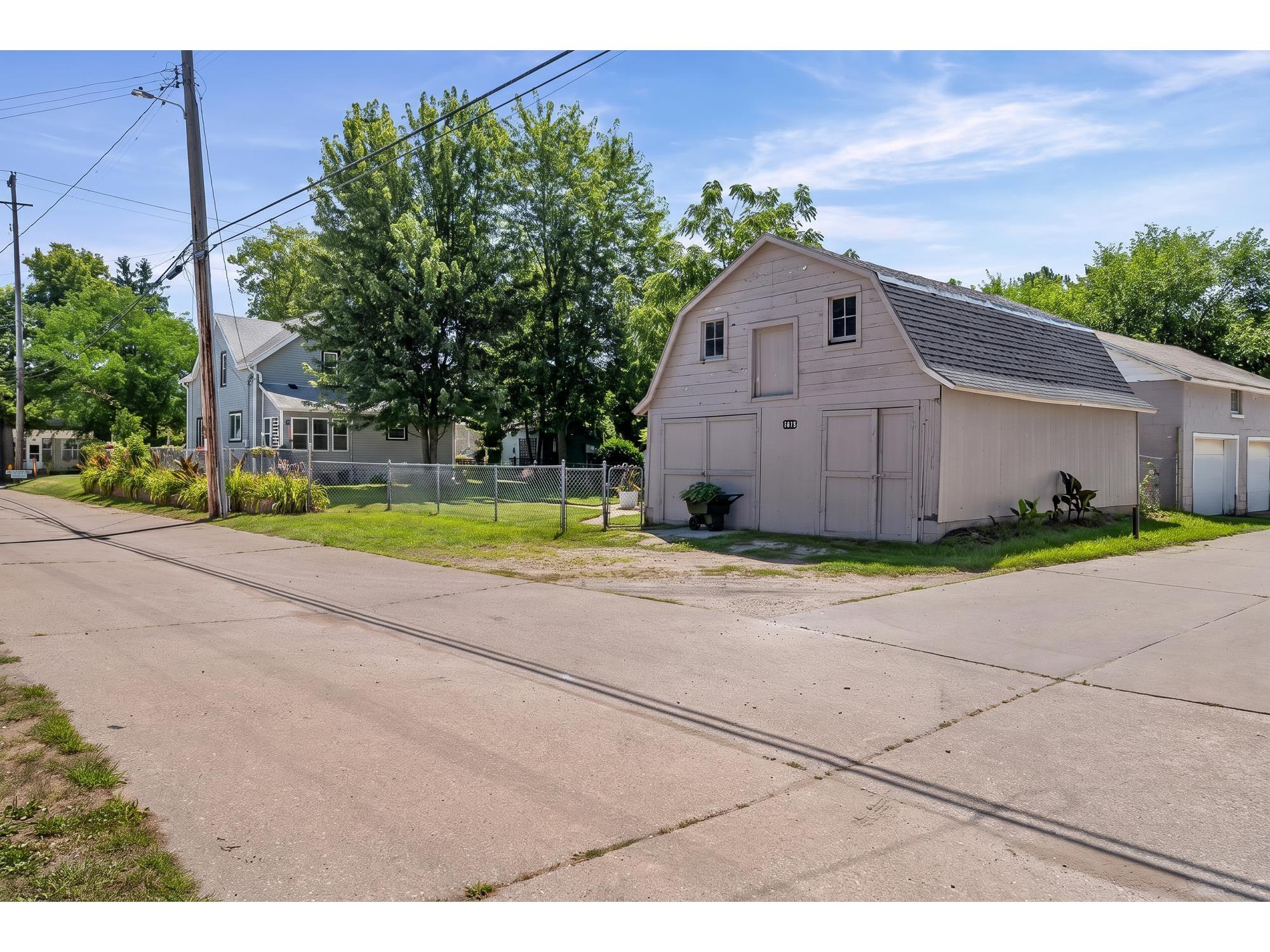 1218 16th La Crosse WI 54601 1972008 image30