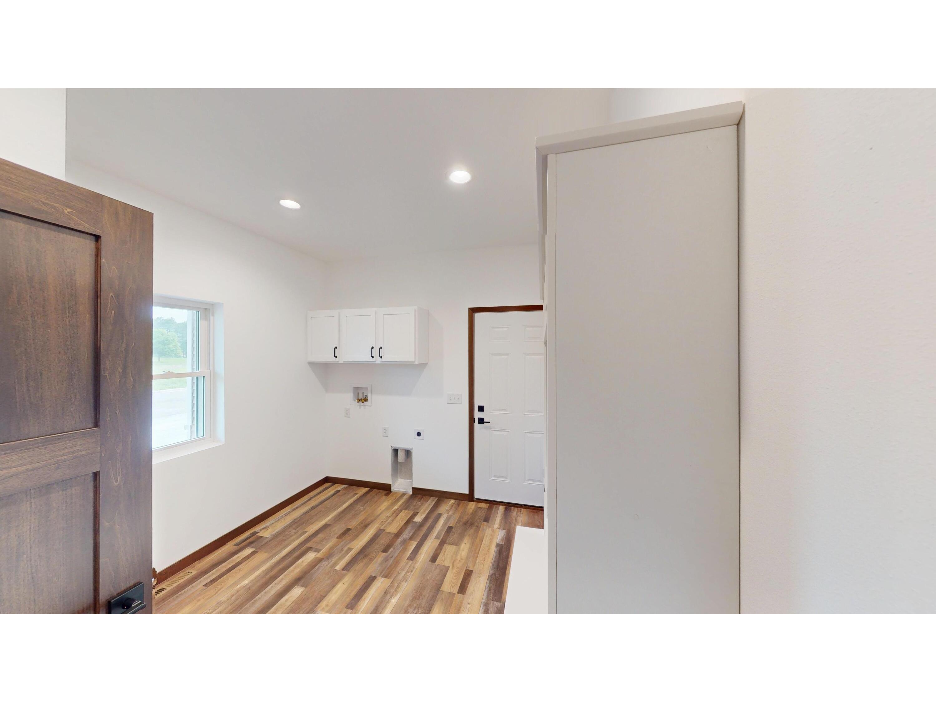 1222 Leo Holmen WI 54636 1966447 image41