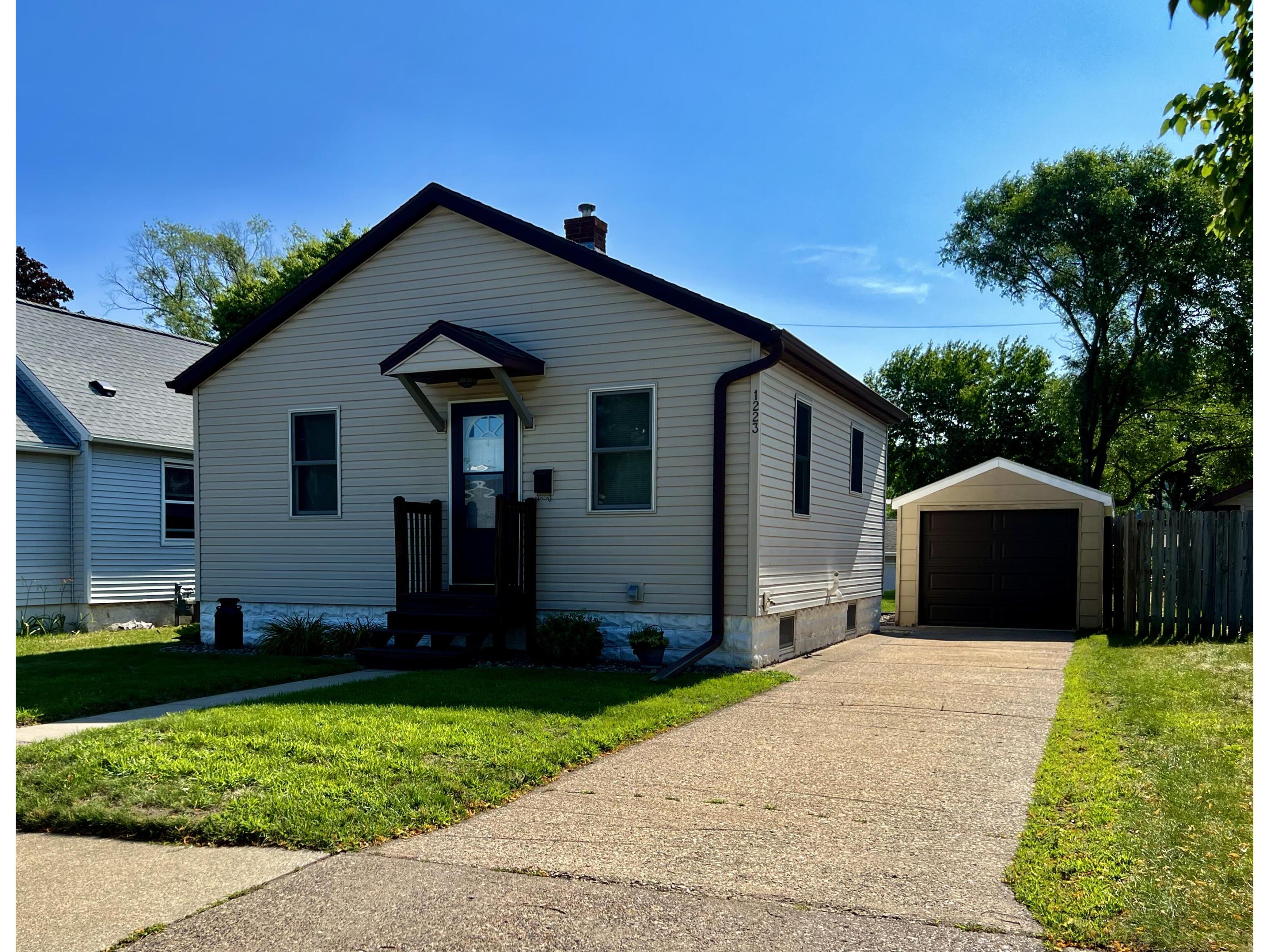 1223 21st La Crosse WI 54601 1841779 image1