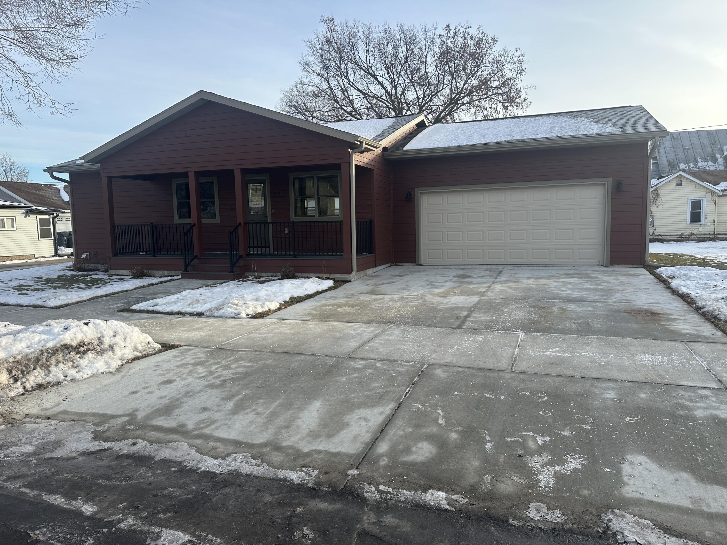1223 9th La Crosse WI 54601 1945711 image1