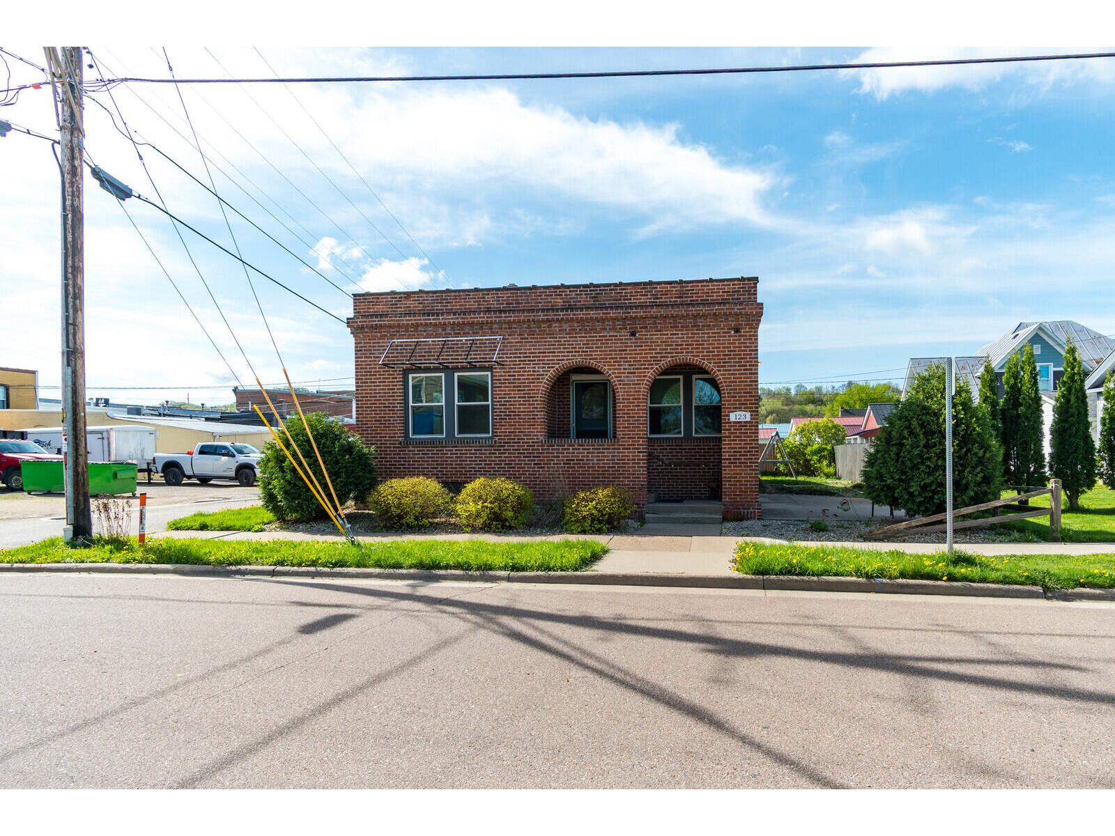 123 Hamilton West Salem WI 54669 1962783 image1