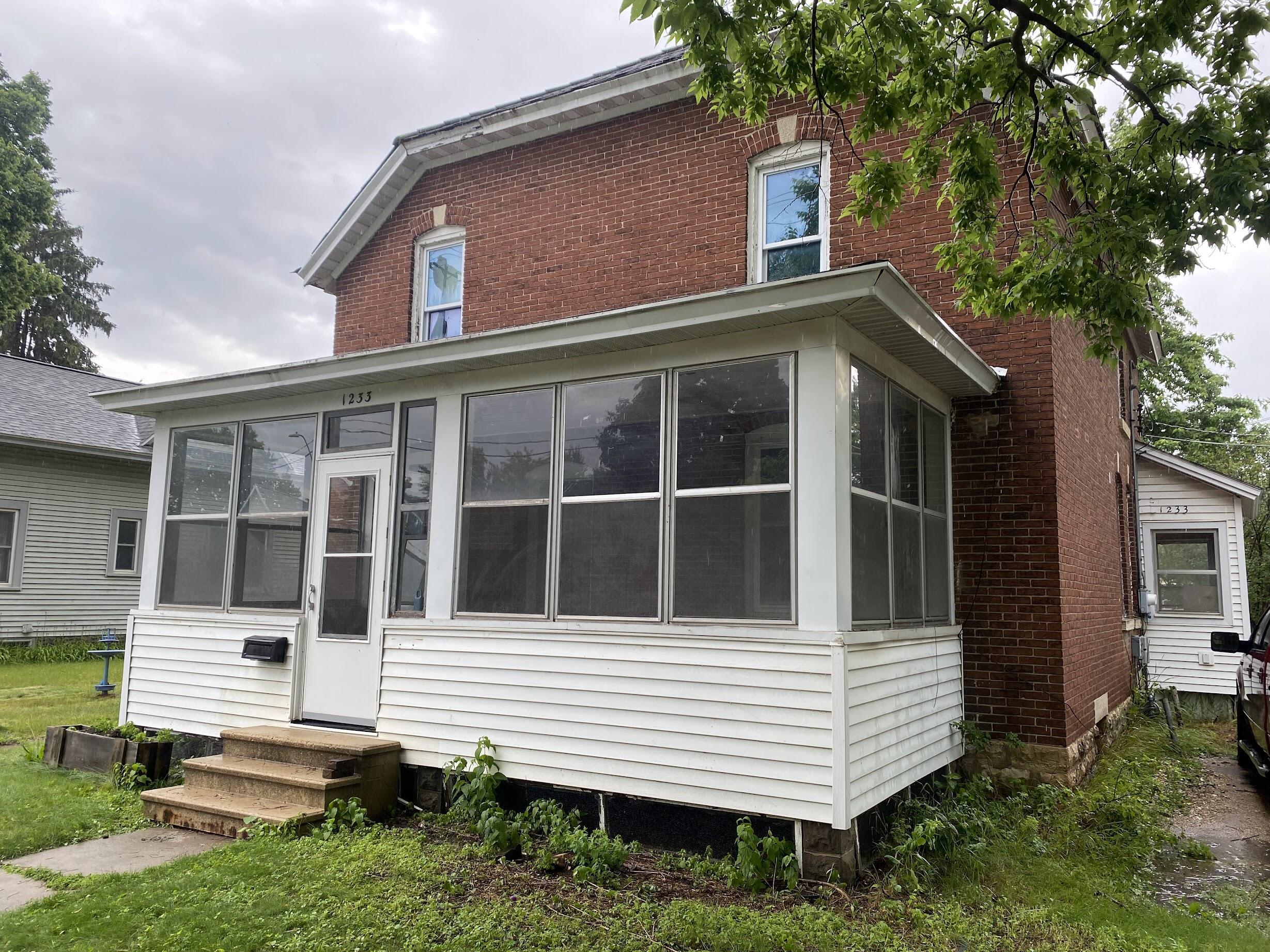 1233 16th La Crosse WI 54601 1923601 image1