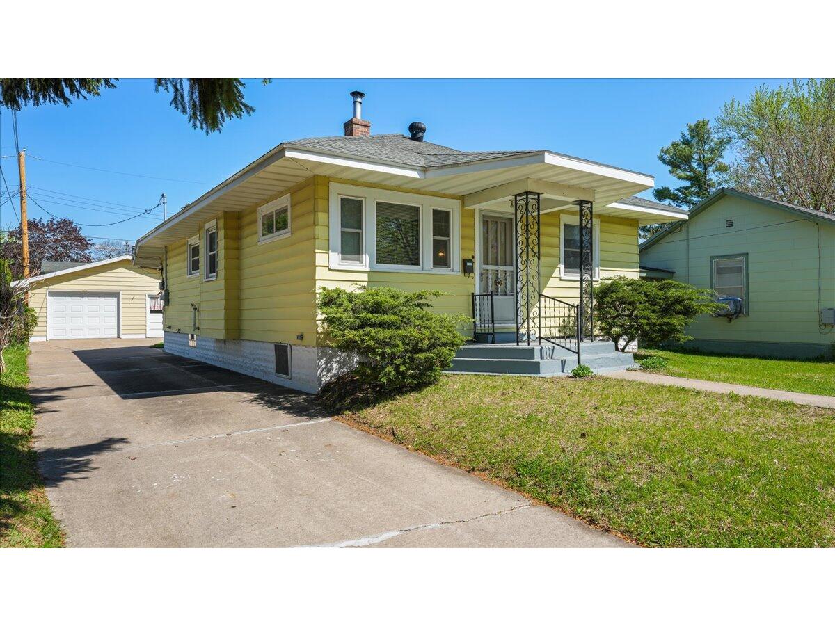 1239 17th La Crosse WI 54601 1916962 image1