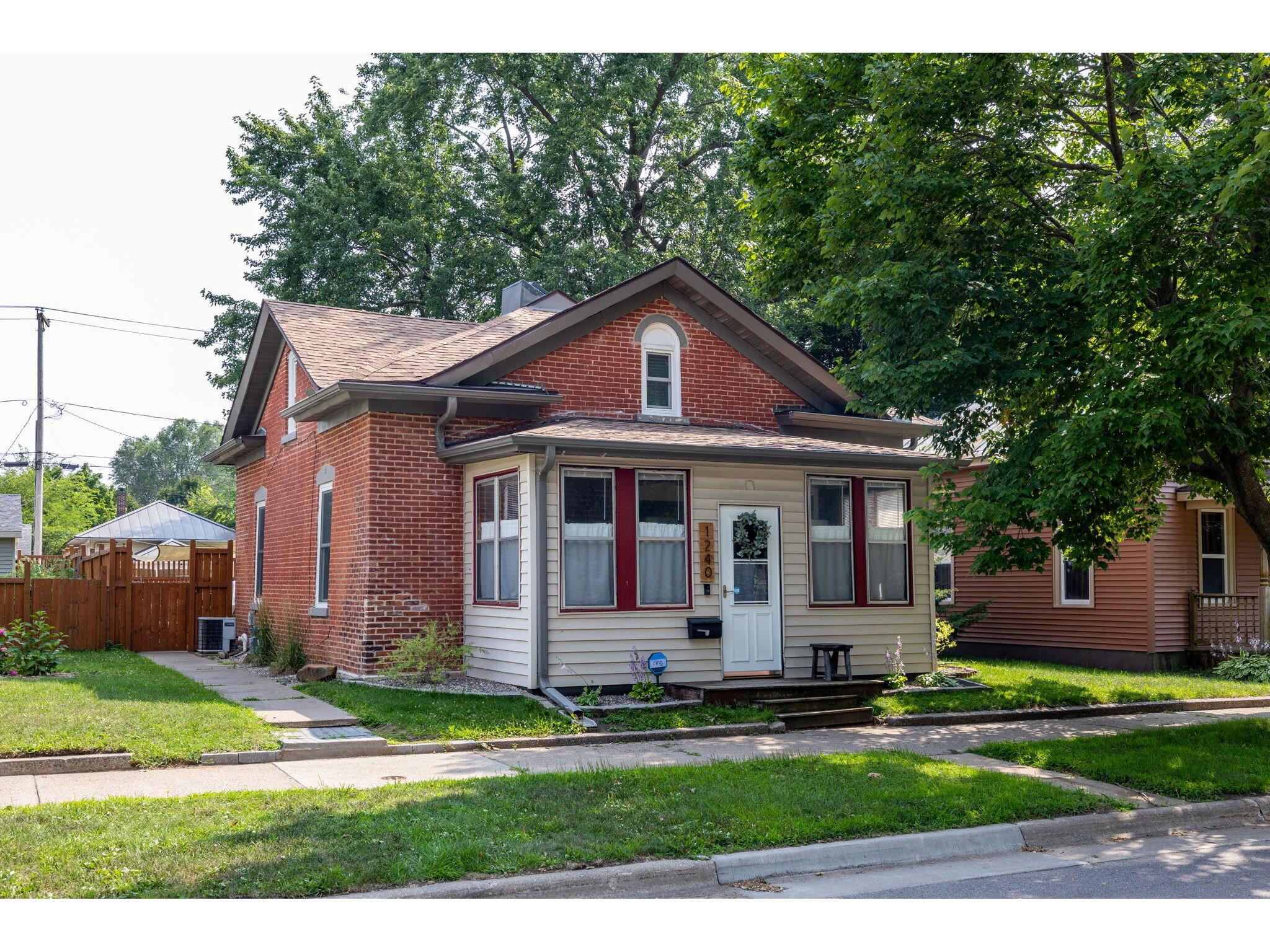 1240 Denton La Crosse WI 54601 1844939 image1