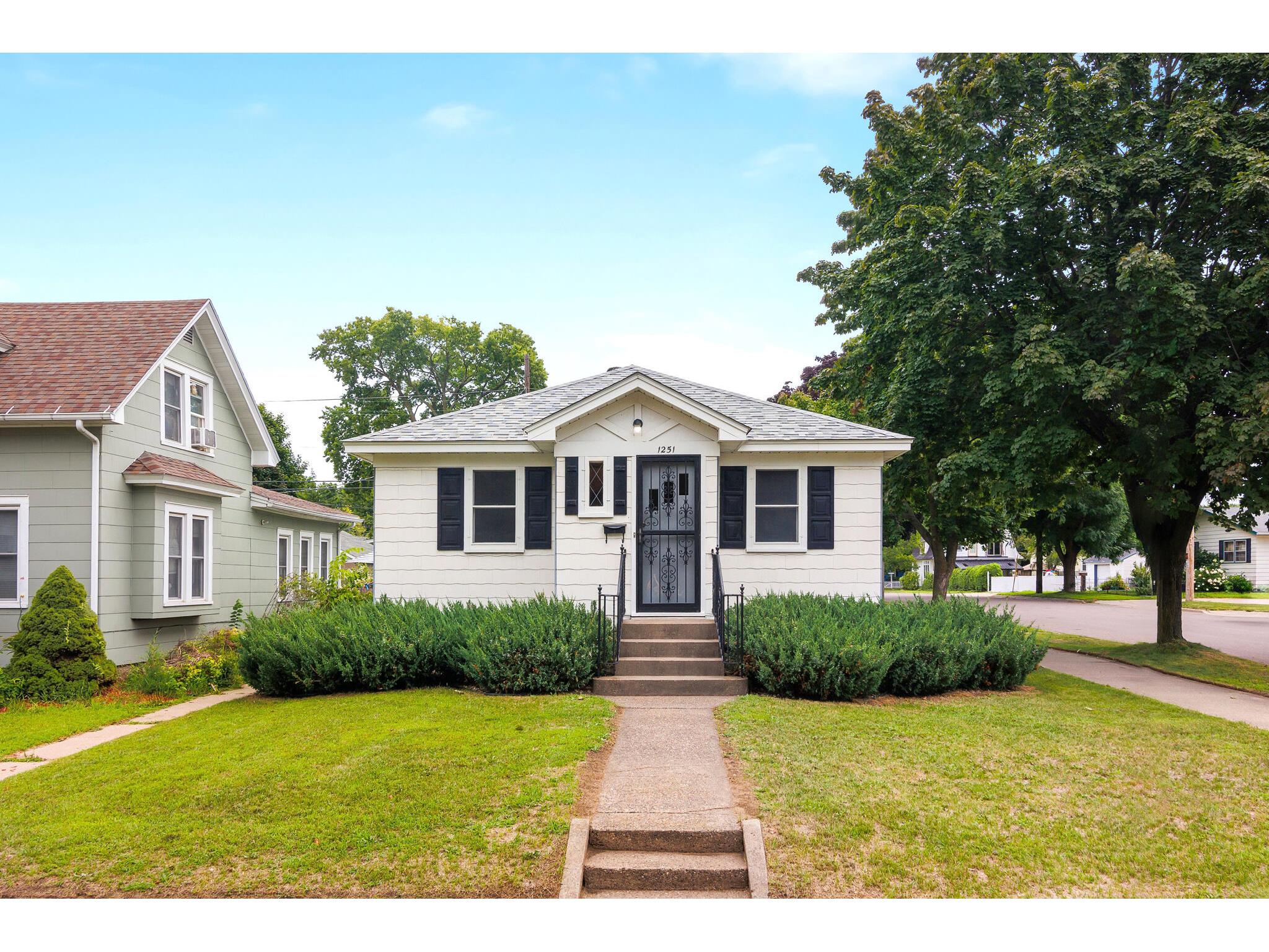 1251 East La Crosse WI 54601 1846488 image1