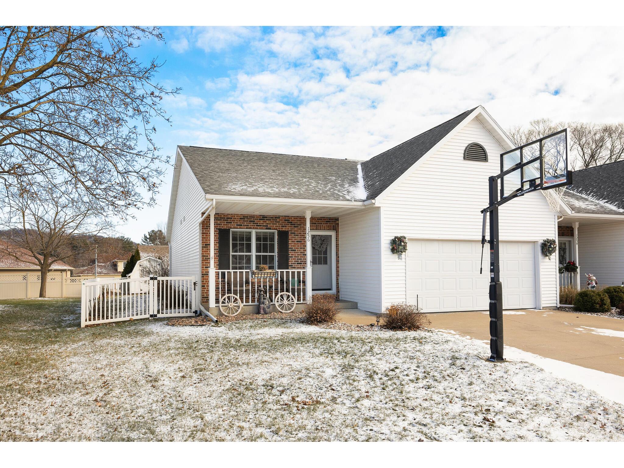 1256 Red Cedar Onalaska WI 54650 1901867 image1