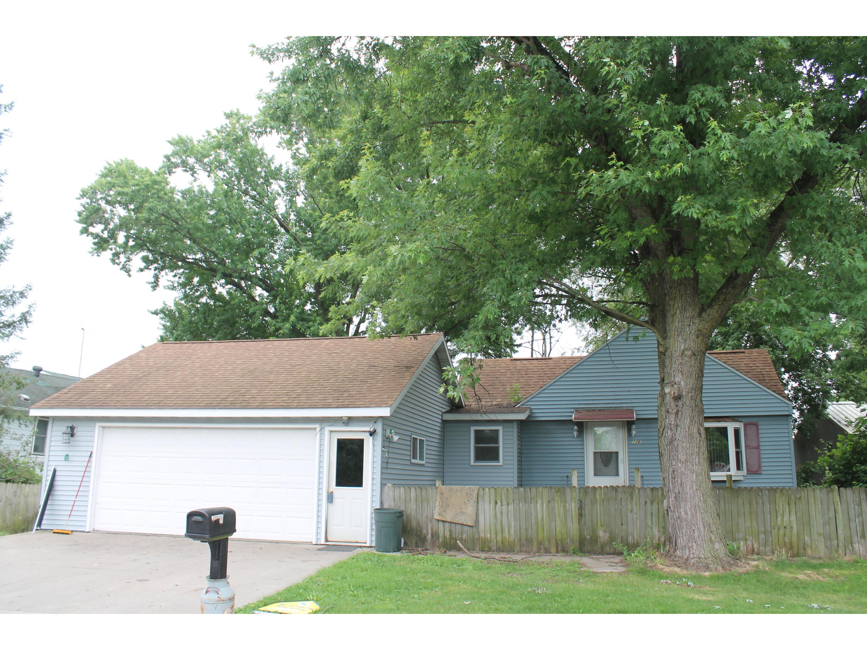 126 Walnut Campbell WI 54603 1880166 image1