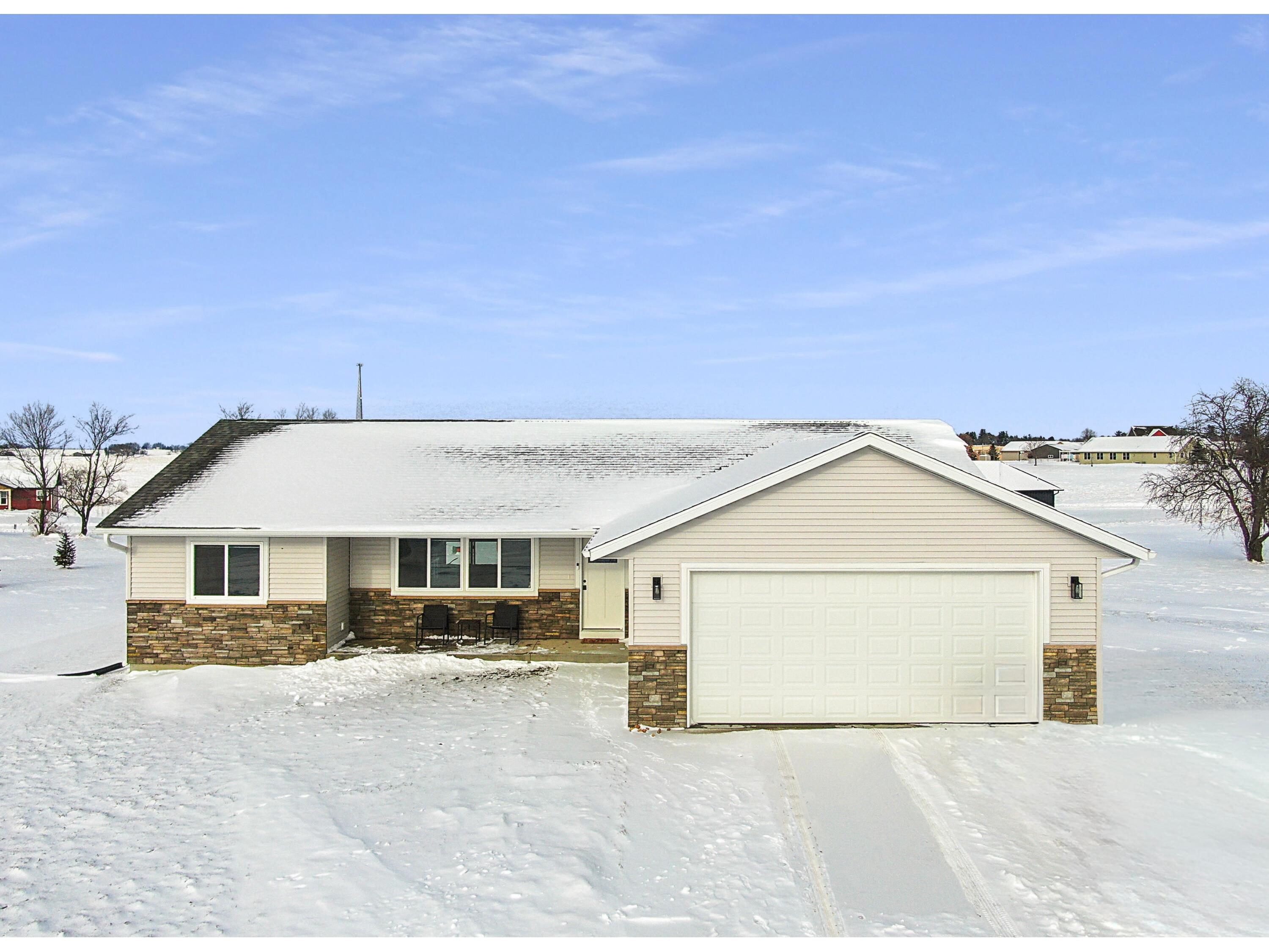 128 Sunflower Westby WI 54667 1946052 image1