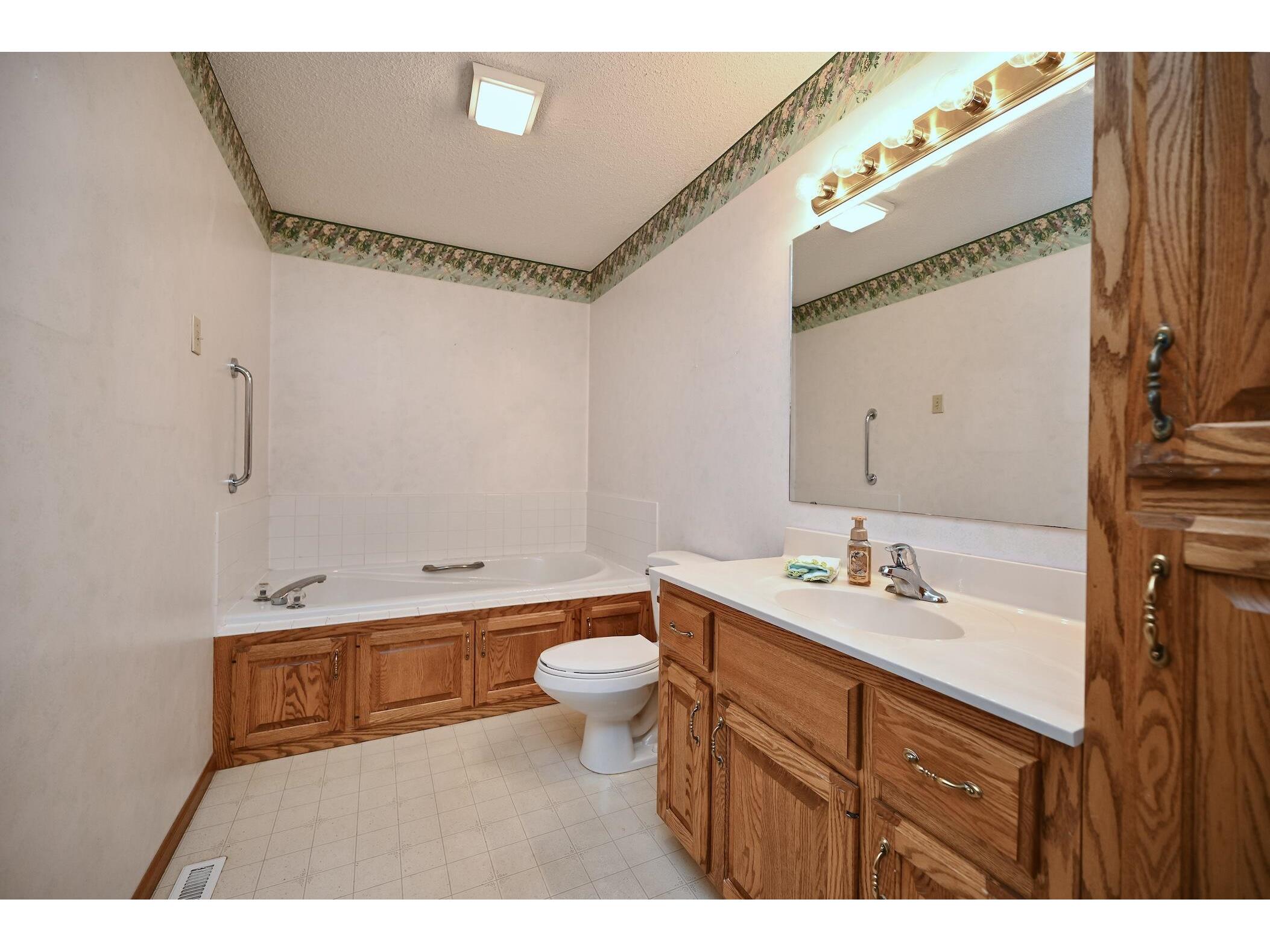 130 Benson Lewiston MN 55952 1960566 image18