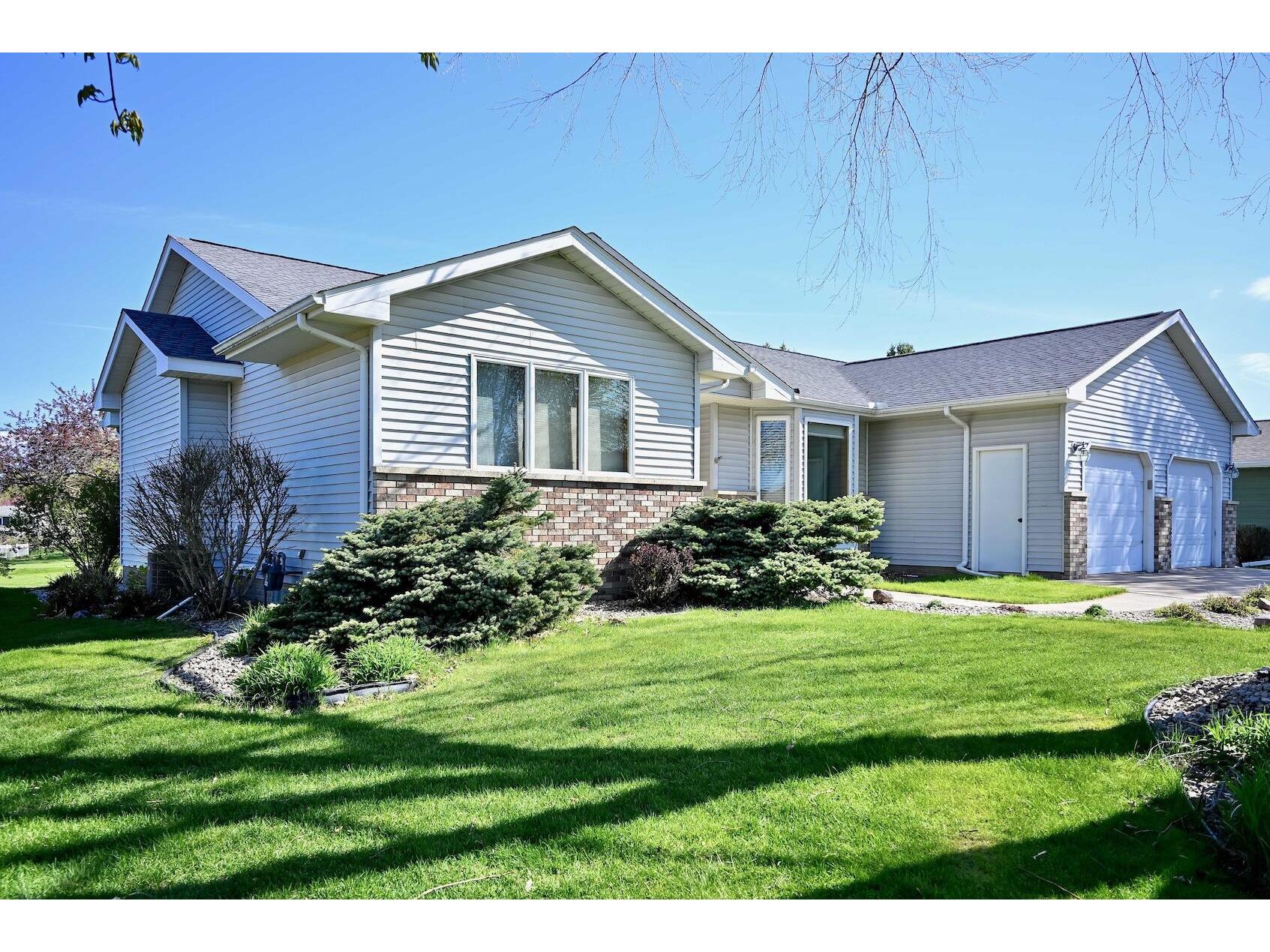 130 Benson Lewiston MN 55952 1960566 image2