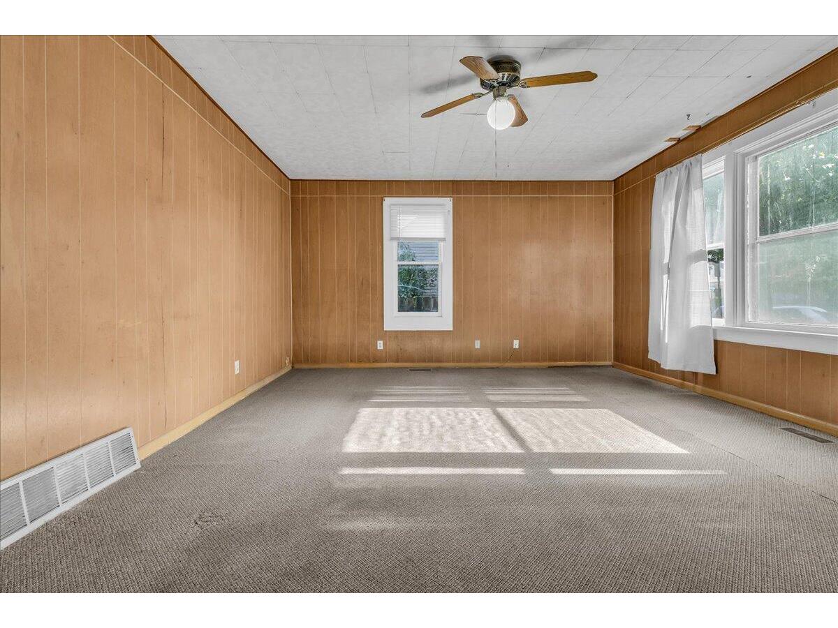 1306 7TH La Crosse WI 54601 1973099 image13