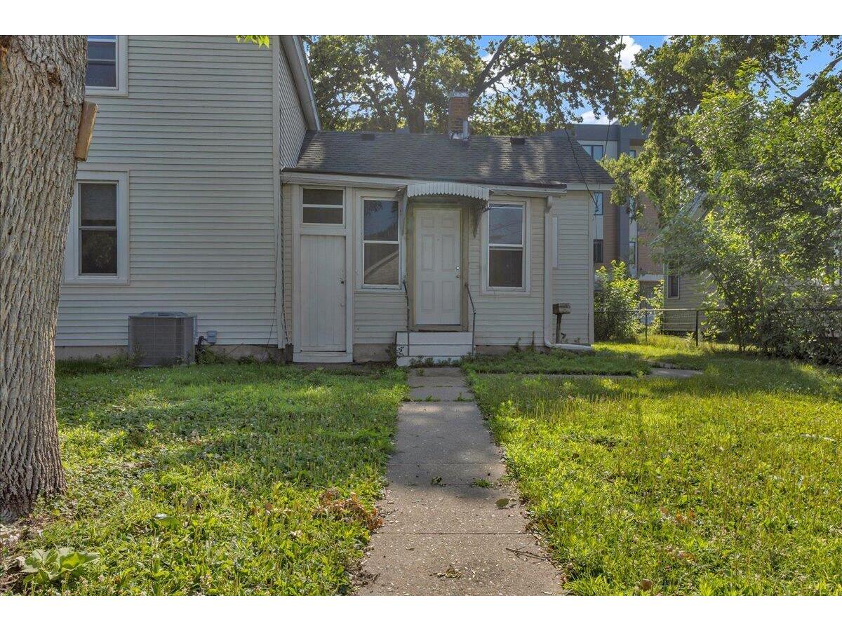 1306 7TH La Crosse WI 54601 1973099 image25