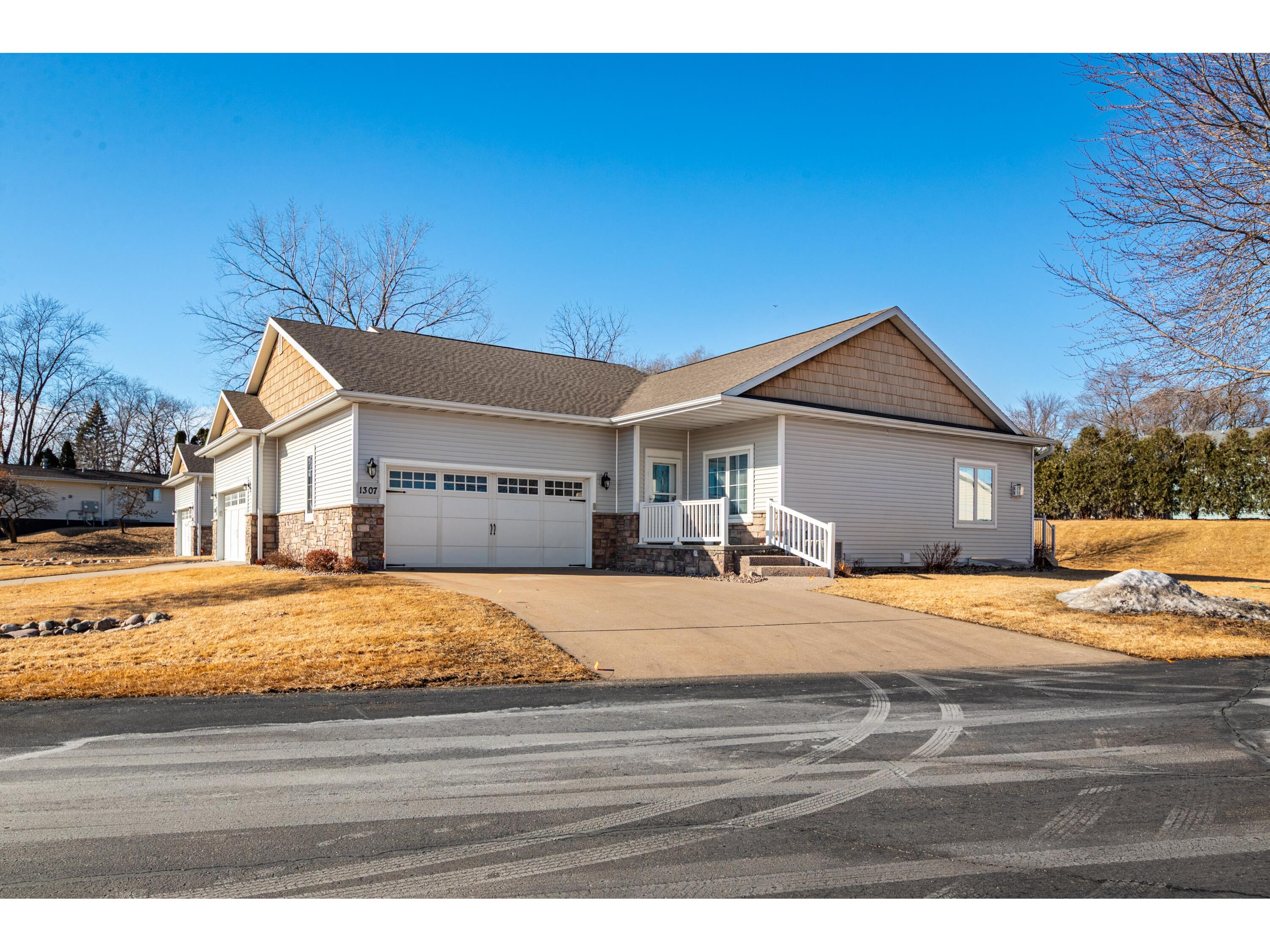 1307 Rosewood Onalaska WI 54650 1907995 image1