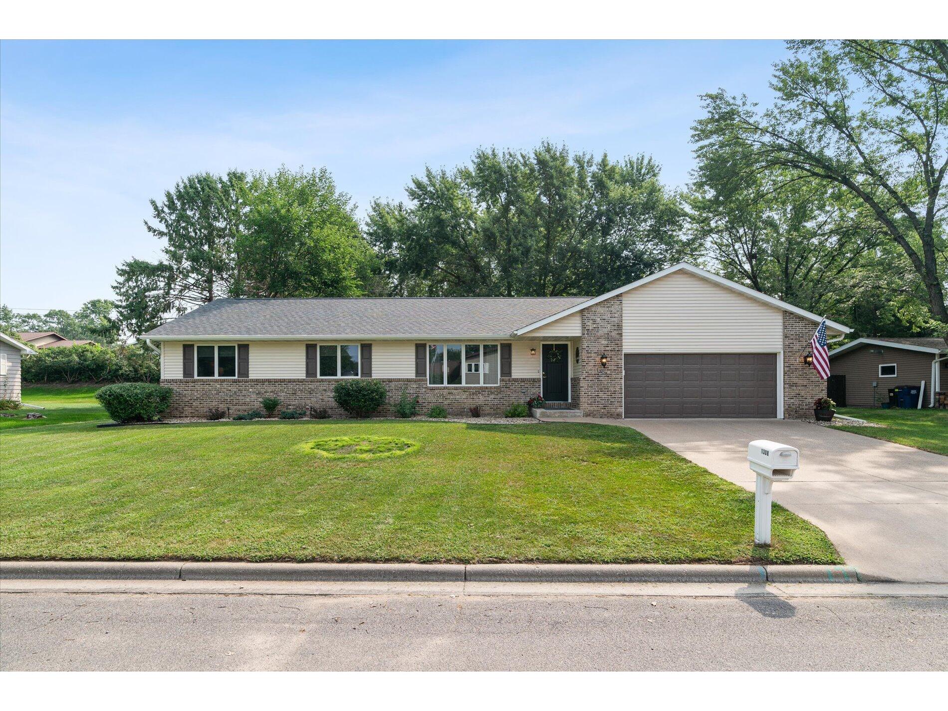 1308 Johnson Onalaska WI 54650 1930866 image1