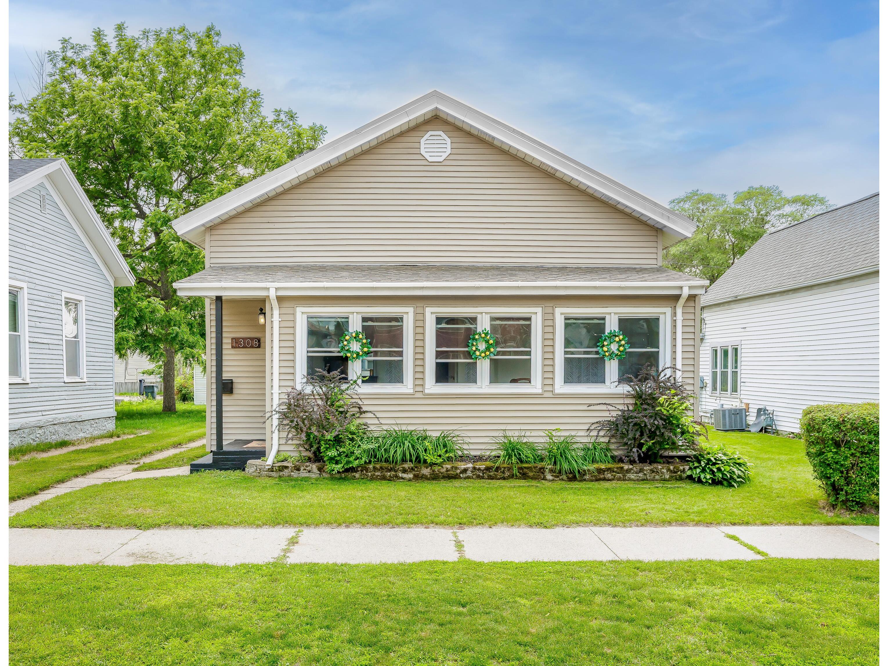 1308 Redfield La Crosse WI 54601 1923873 image1