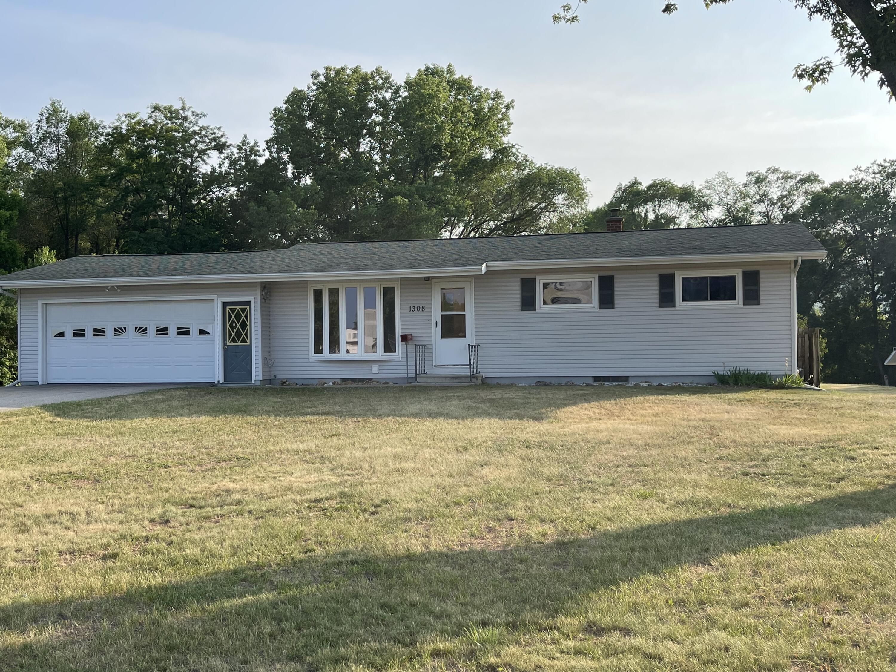 1308 Spruce La Crescent MN 55947 1838907 image1