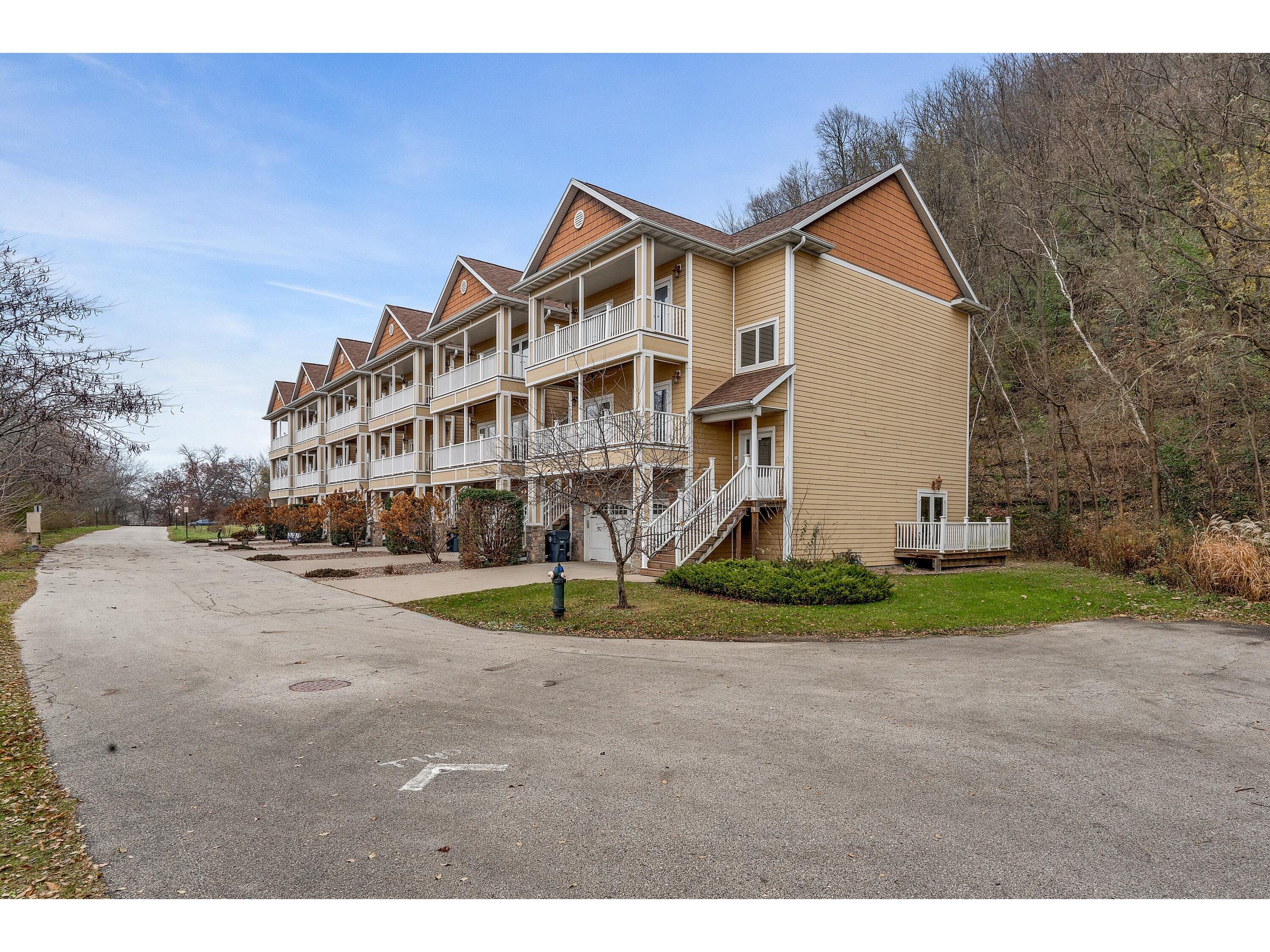 1308 Sunset La Crosse WI 54601 1954617 image1