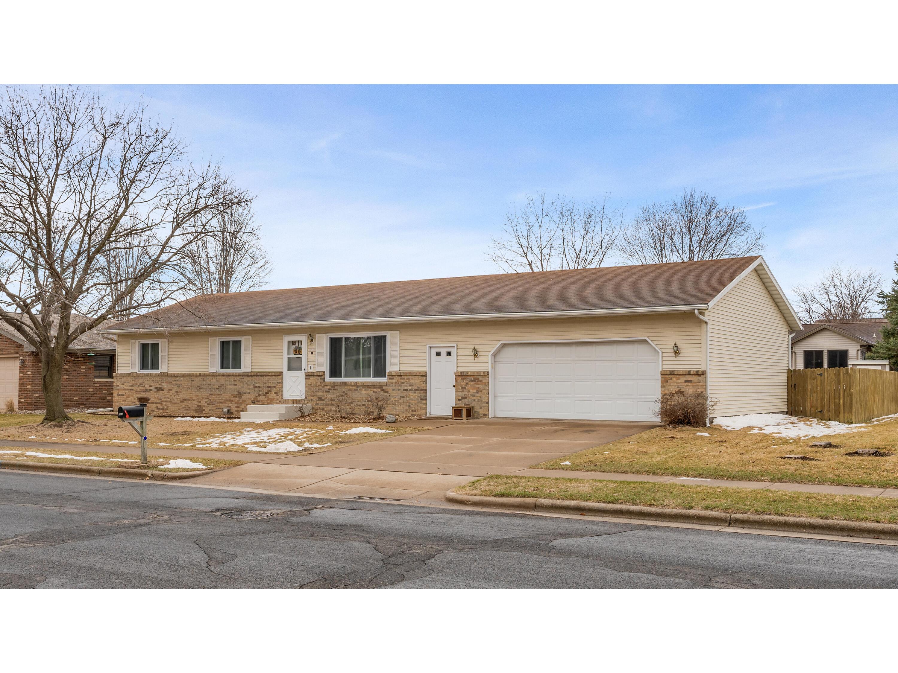 1313 East Onalaska WI 54650 1911129 image1