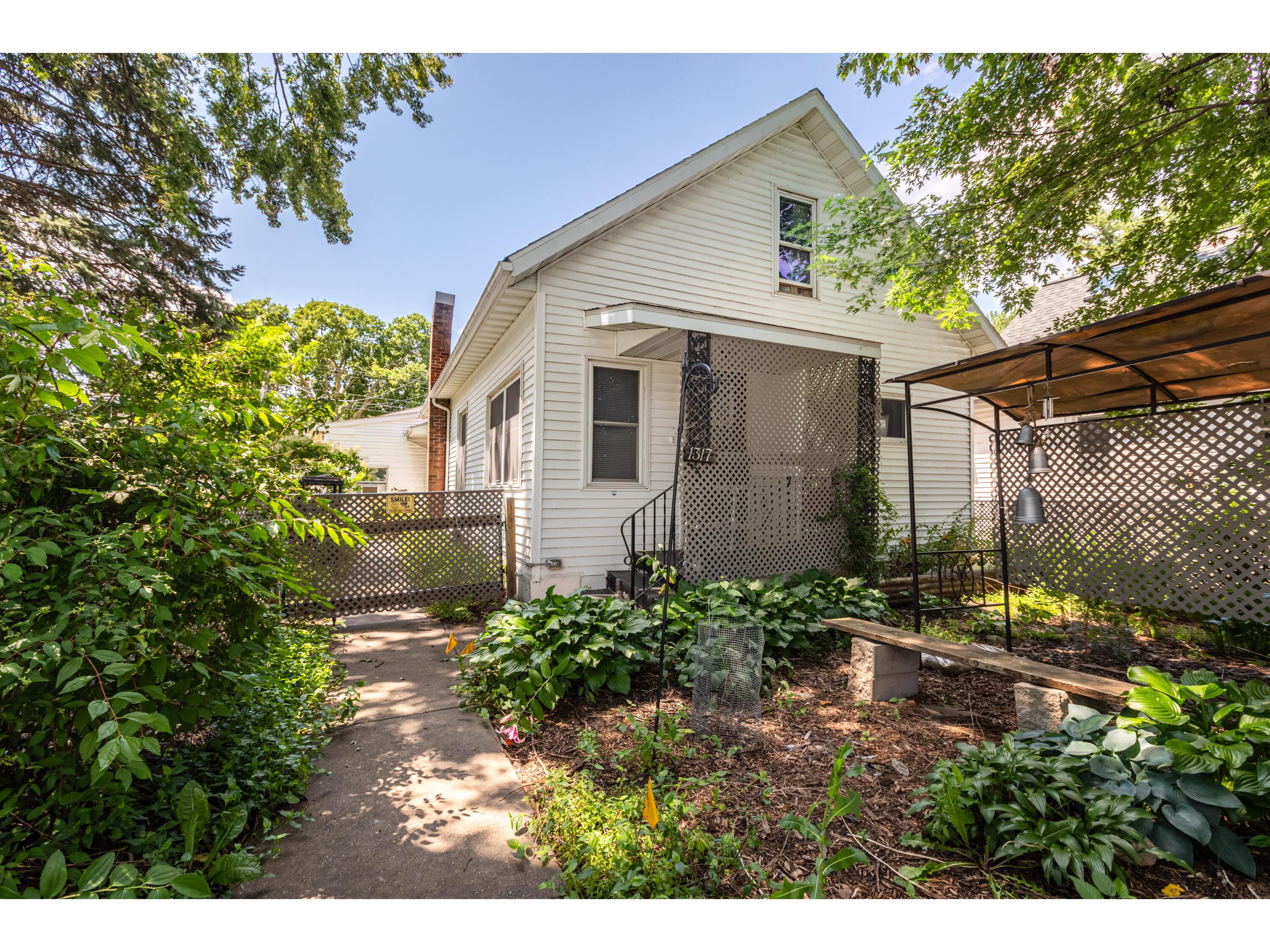 1317 Wood La Crosse WI 54601 1883741 image1
