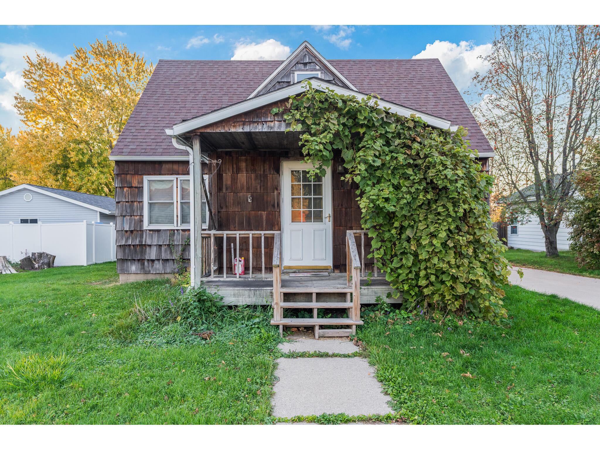 132 West West Salem WI 54669 1896450 image1