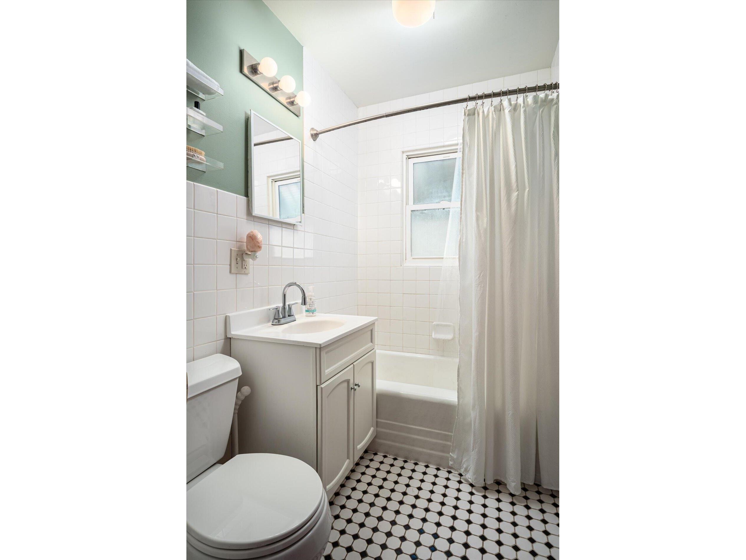 1324 Hyde La Crosse WI 54601 1956793 image6