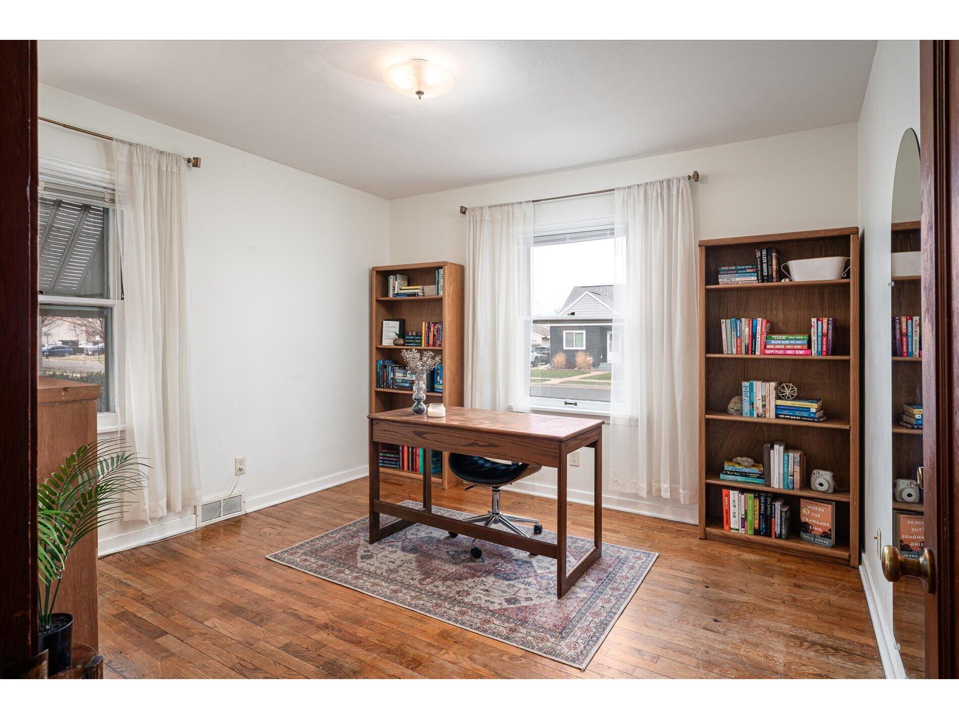 1324 Hyde La Crosse WI 54601 1956793 image8