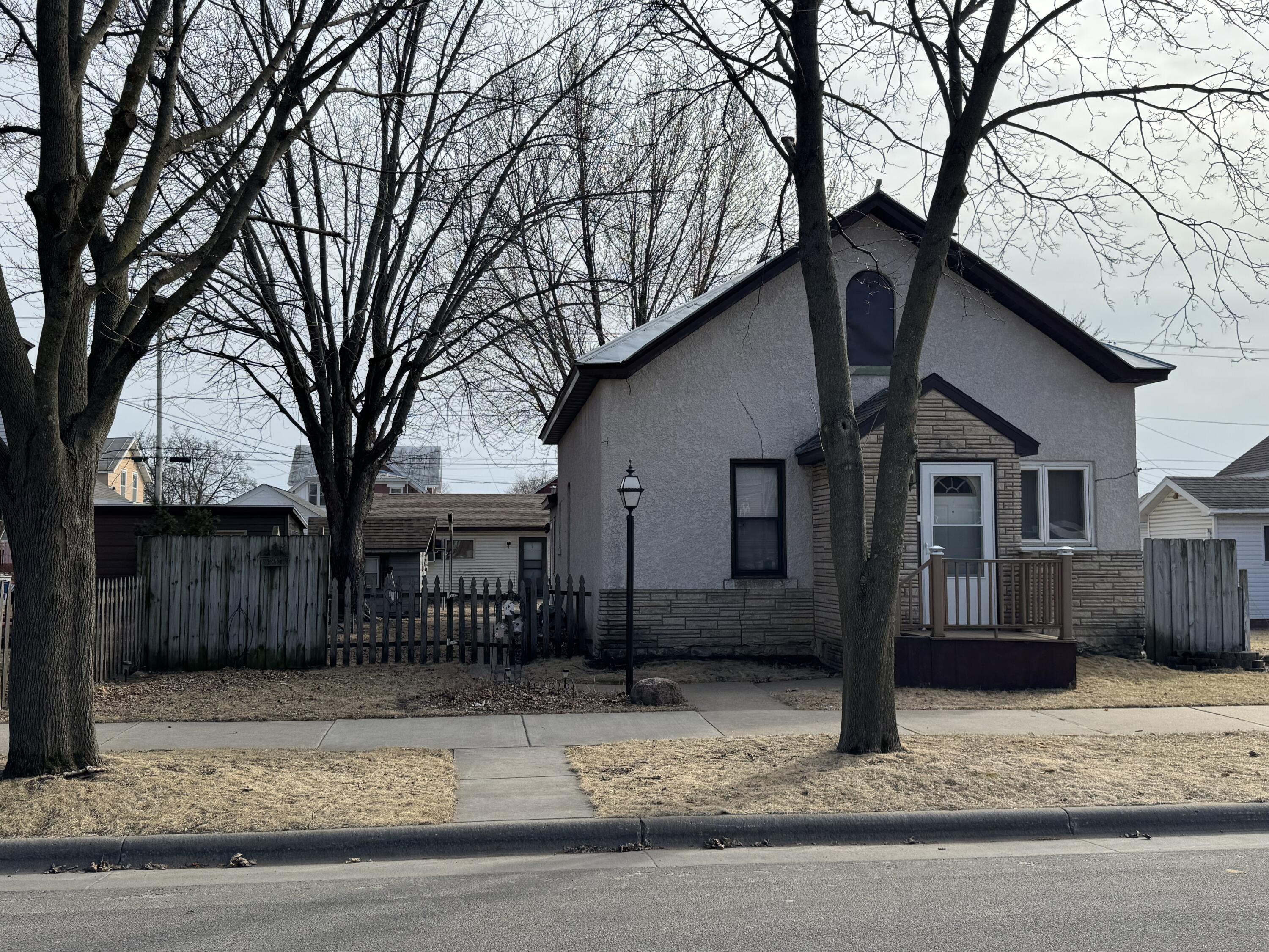 1326 Denton La Crosse WI 54601 1910670 image1