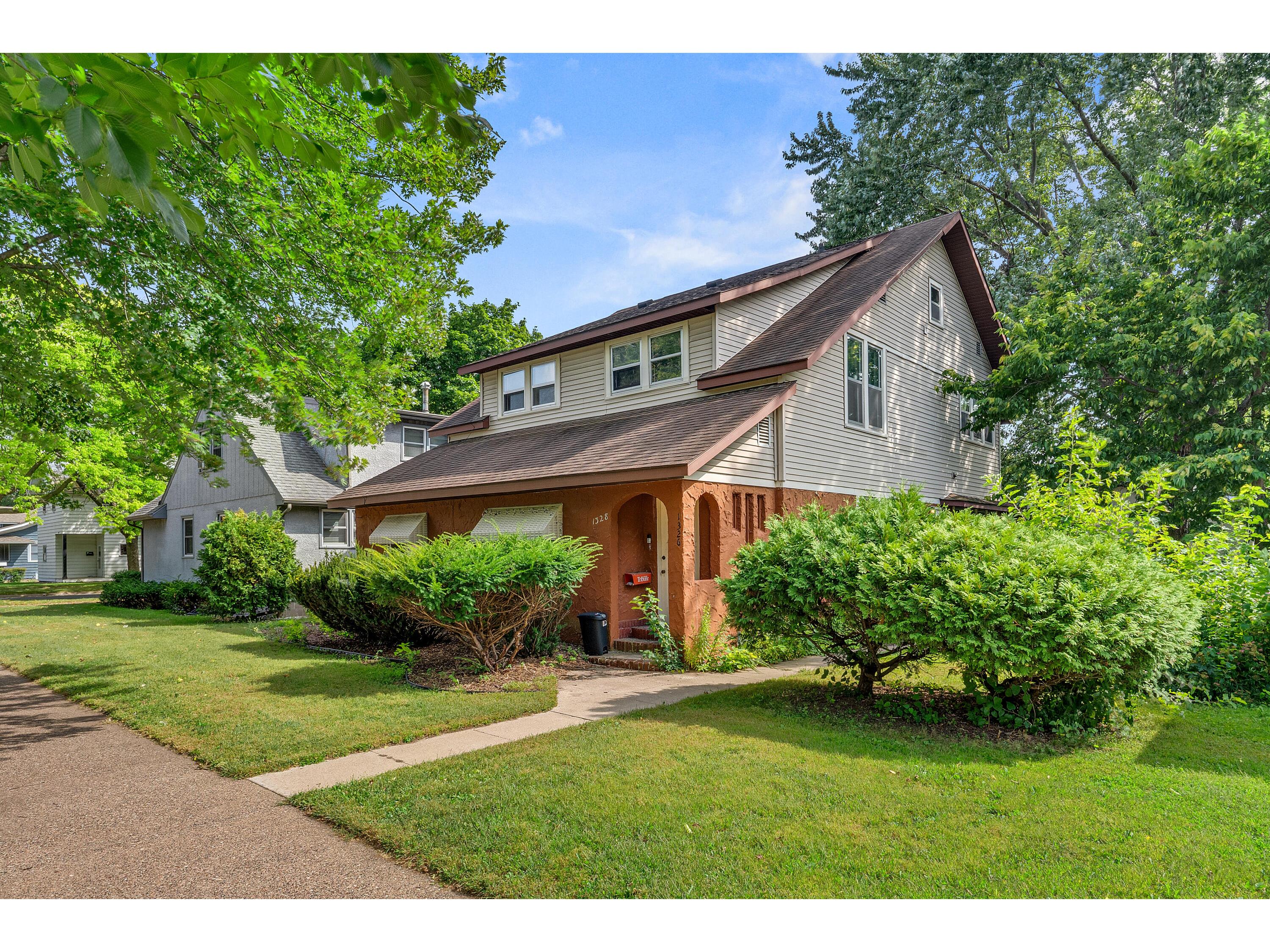 1326 Johnson #1328 La Crosse WI 54601 1933717 image1