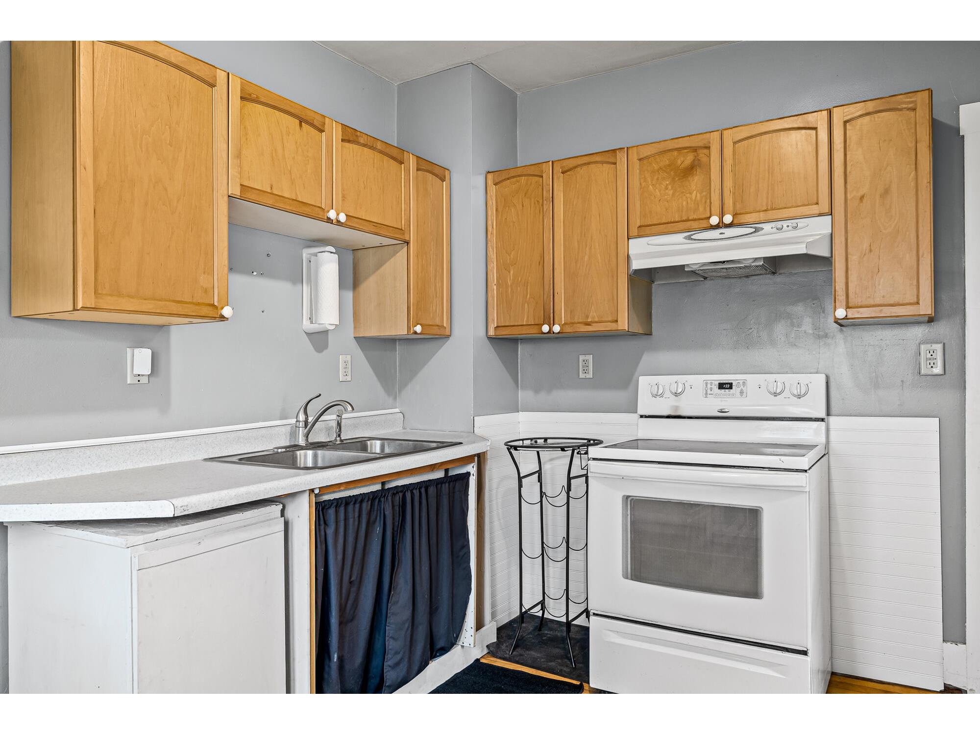 1328 George La Crosse WI 54603 1967998 image11