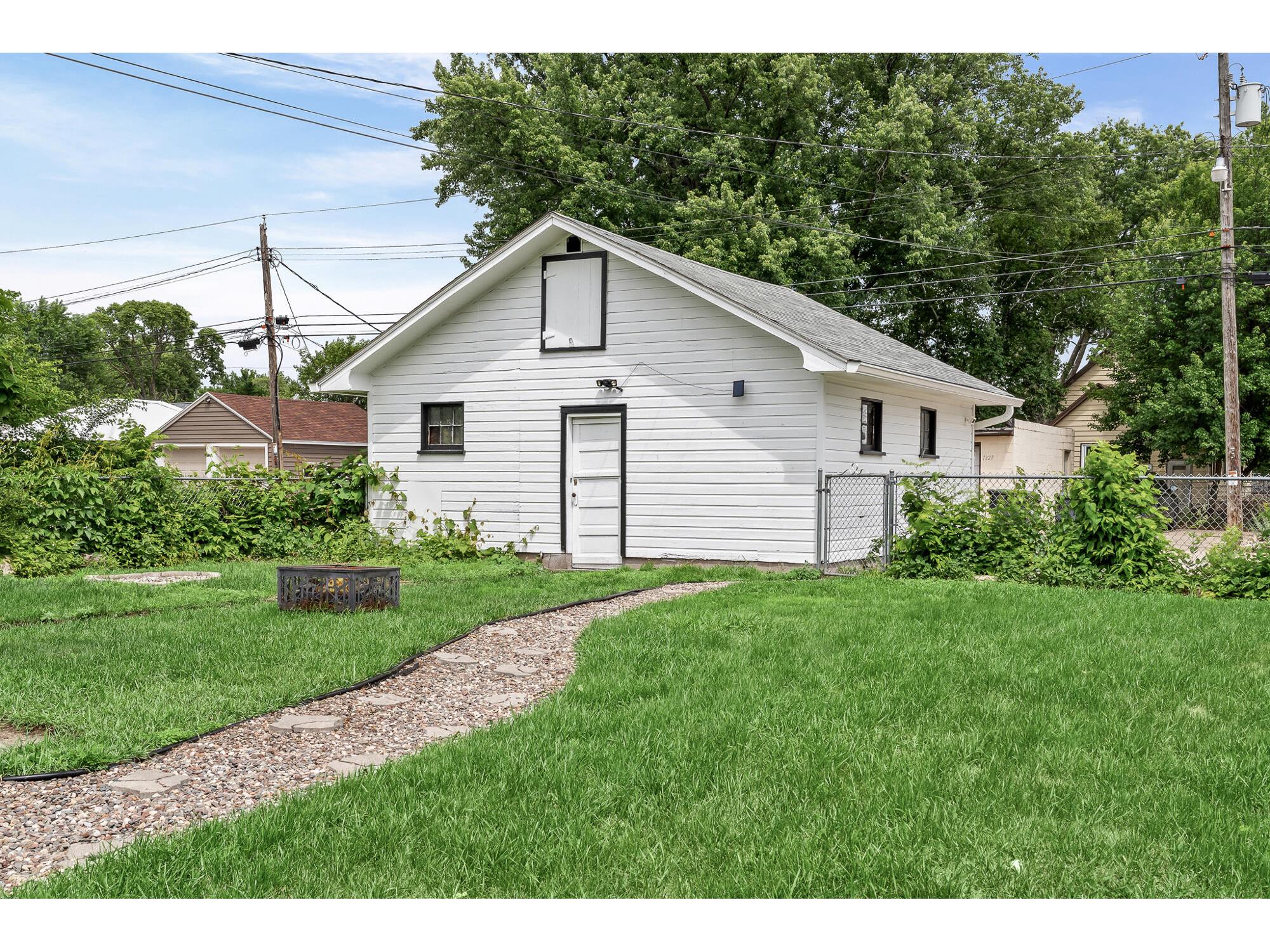 1328 George La Crosse WI 54603 1967998 image24