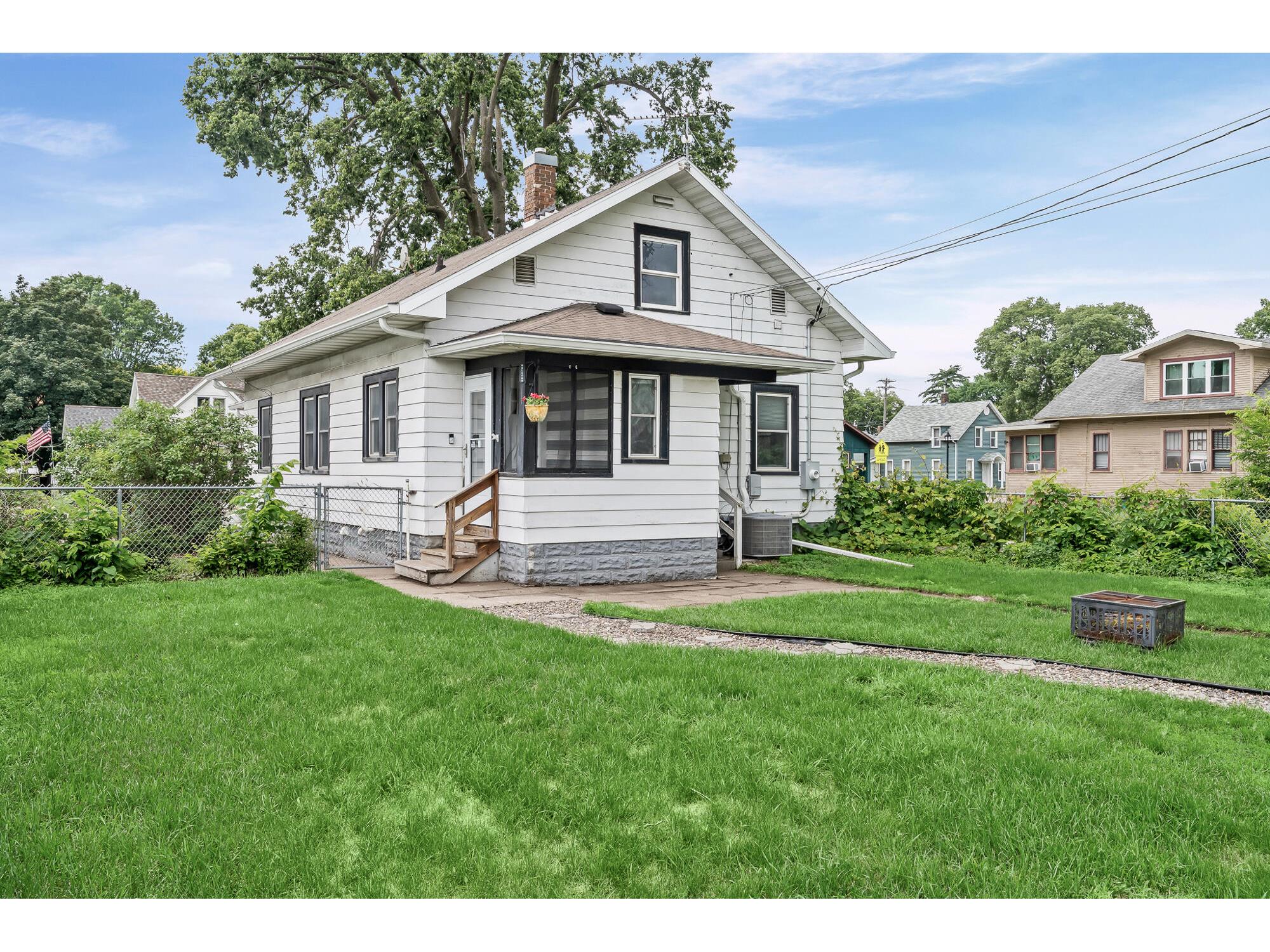 1328 George La Crosse WI 54603 1967998 image25