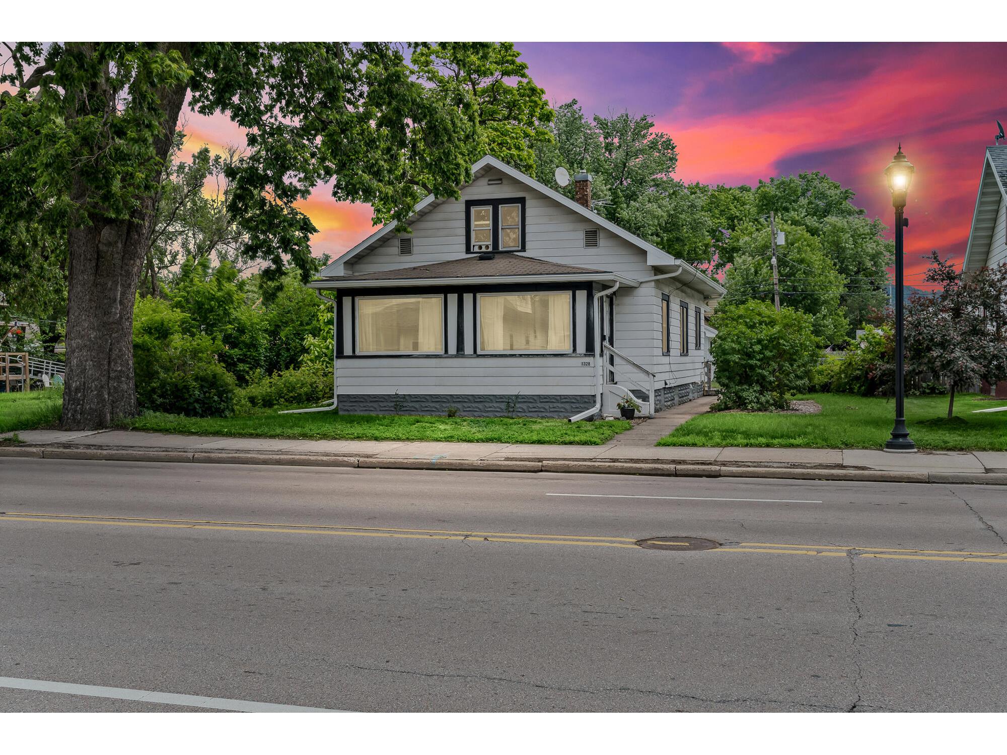 1328 George La Crosse WI 54603 1967998 image28