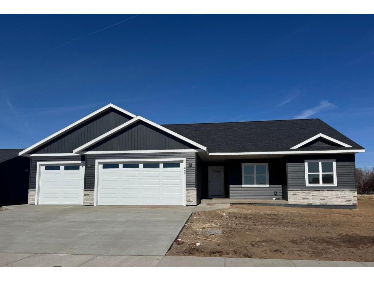 1348 Academy Holmen WI 54636 1953028 image1