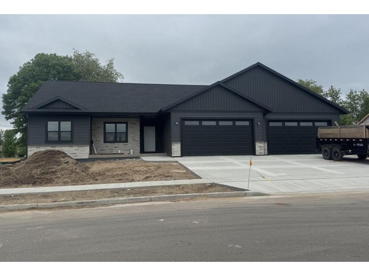 1358 Academy Holmen WI 54636 1954159 image1