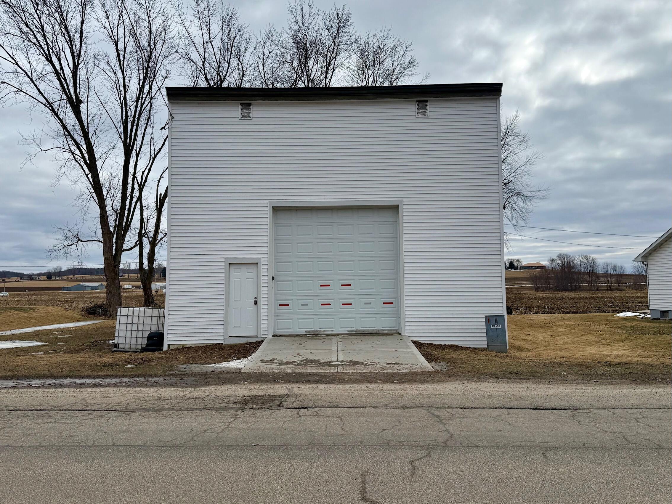 137 W 4th Blair WI 54616 1952469 image2