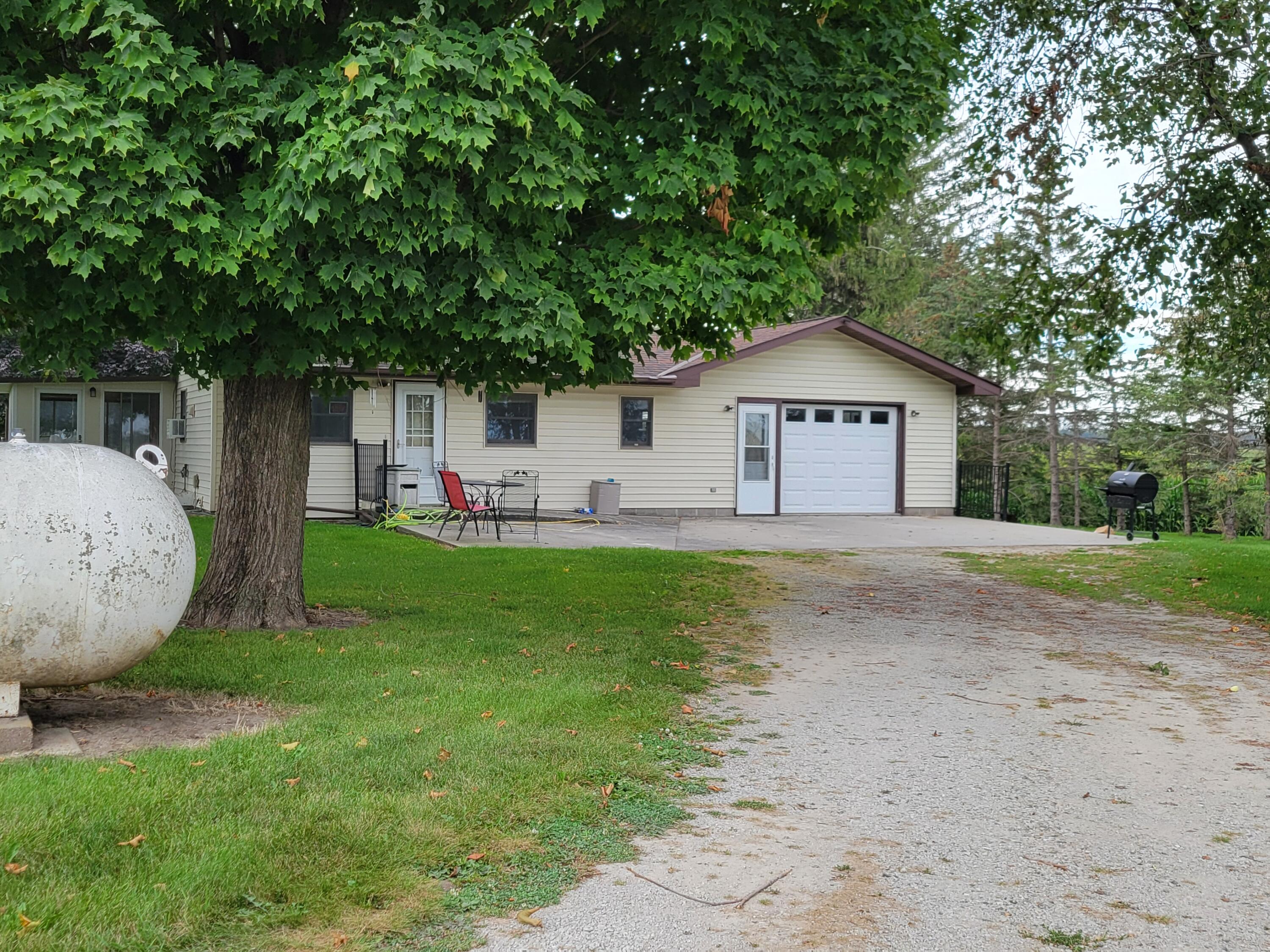 13718 Burtness Wilmington MN 55921 1889847 image1