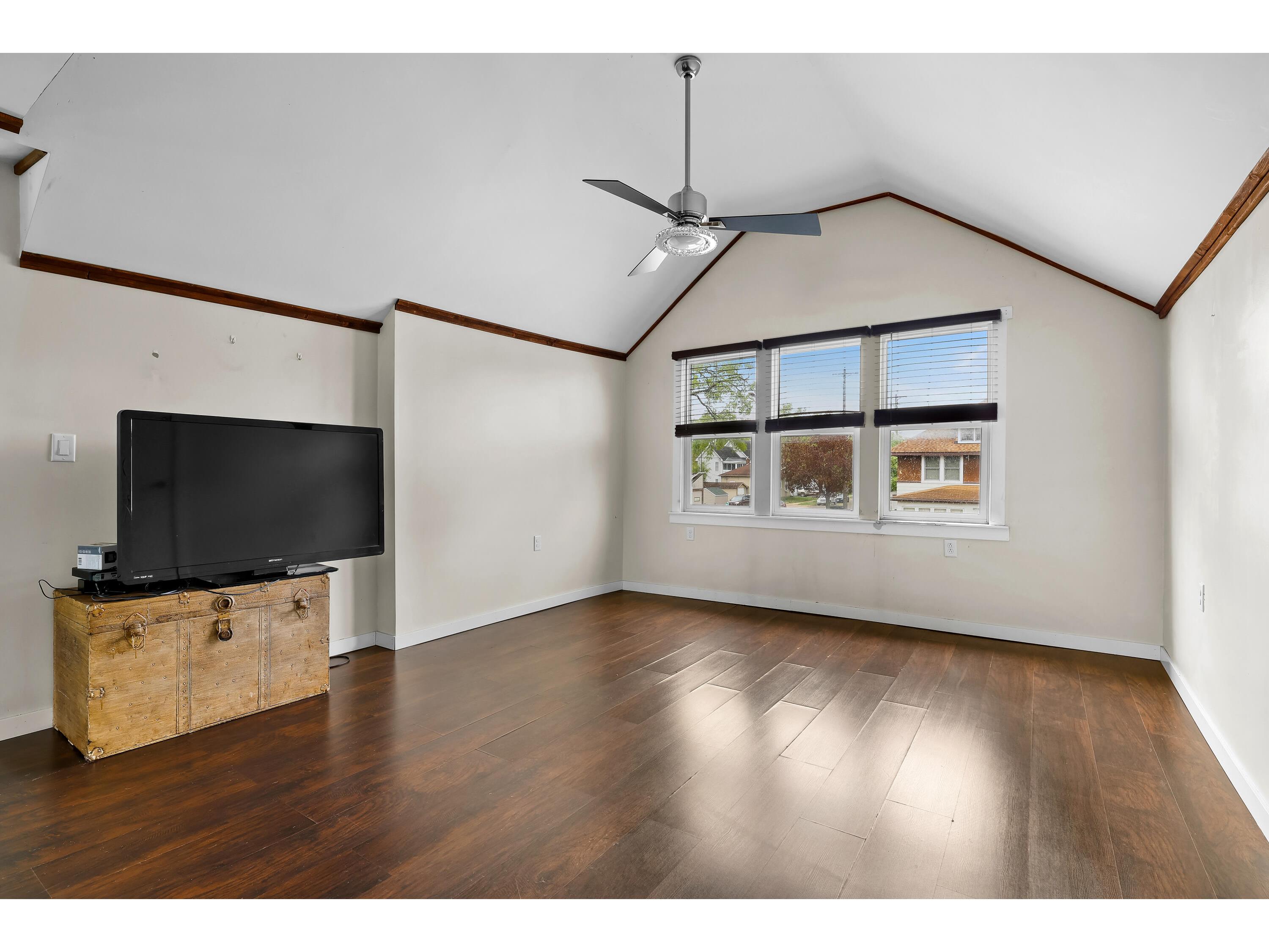 1402 George La Crosse WI 54603 1960810 image15