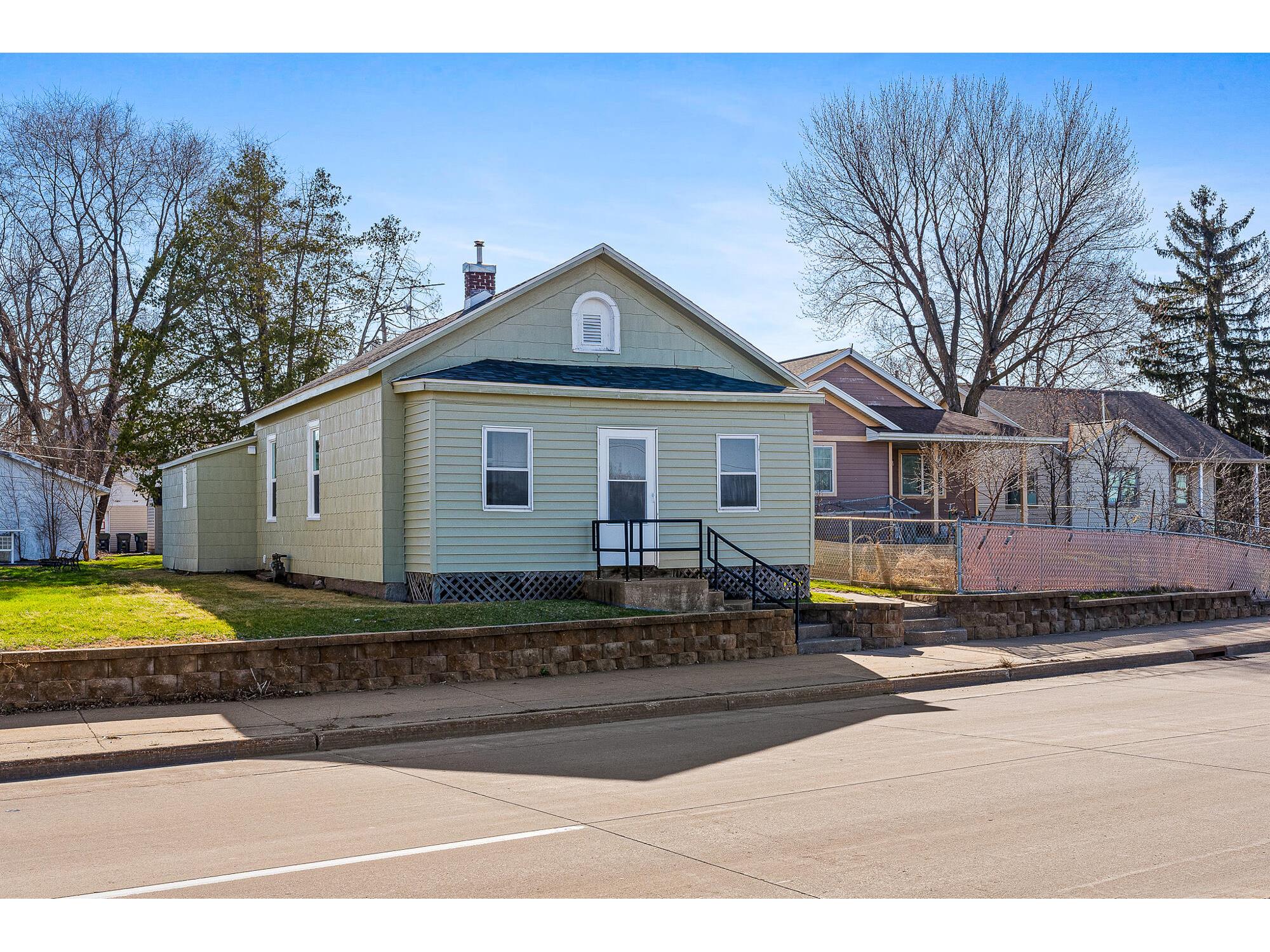 1407 4th La Crosse WI 54601 1957063 image1