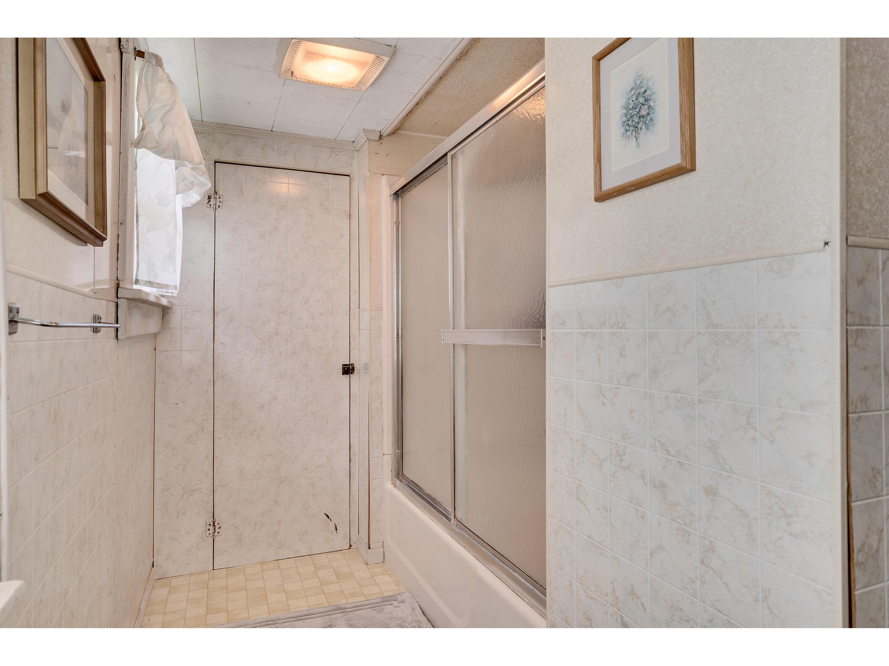 1407 Bangor Bangor WI 54614 1946253 image18