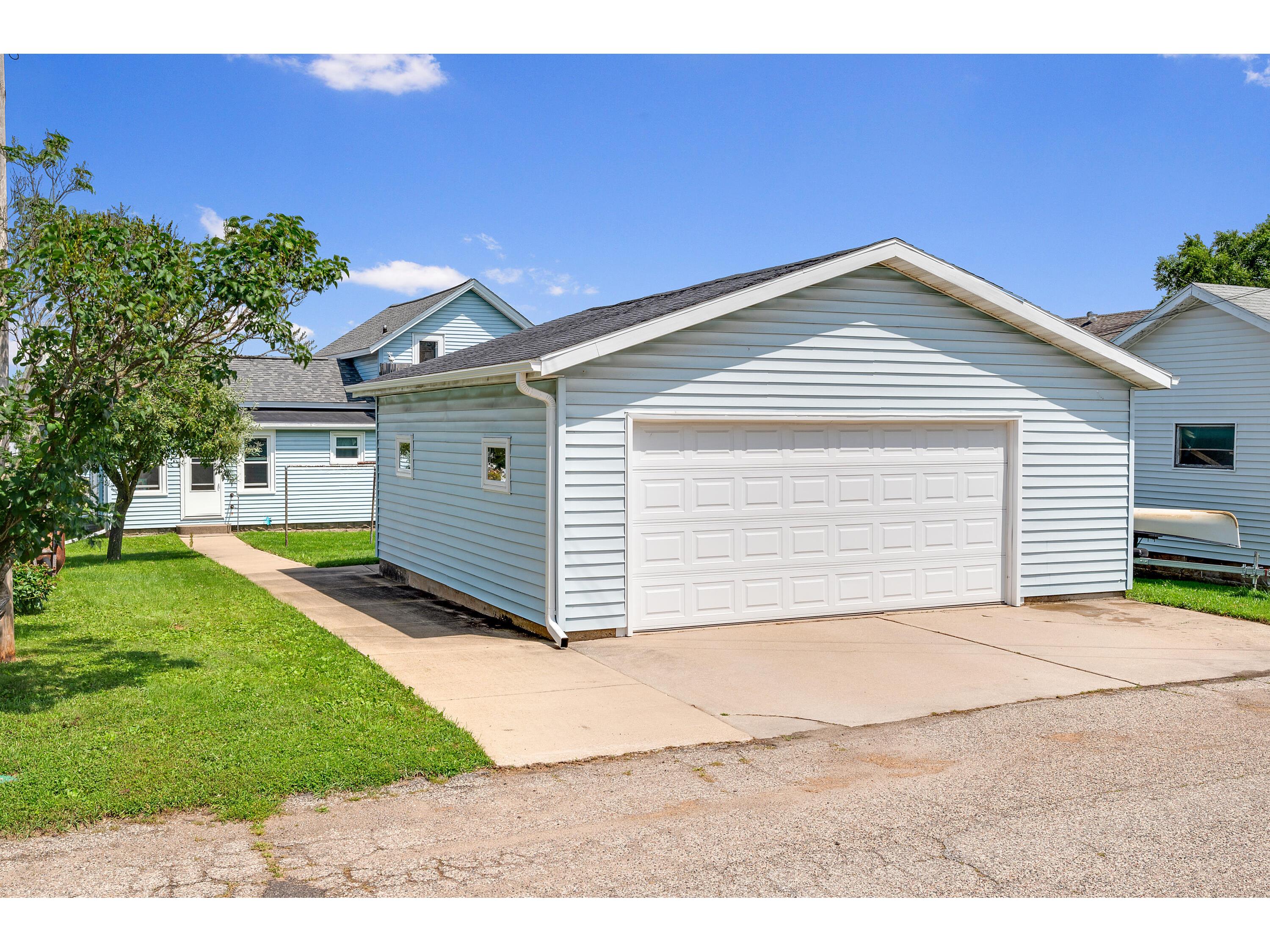 1407 Bangor Bangor WI 54614 1946253 image25