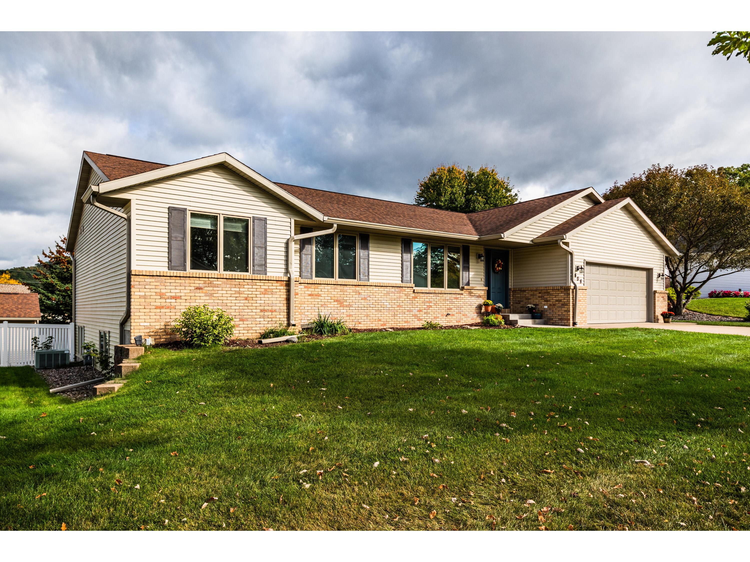 1408 Pine St Onalaska WI 54650 1766750 image1