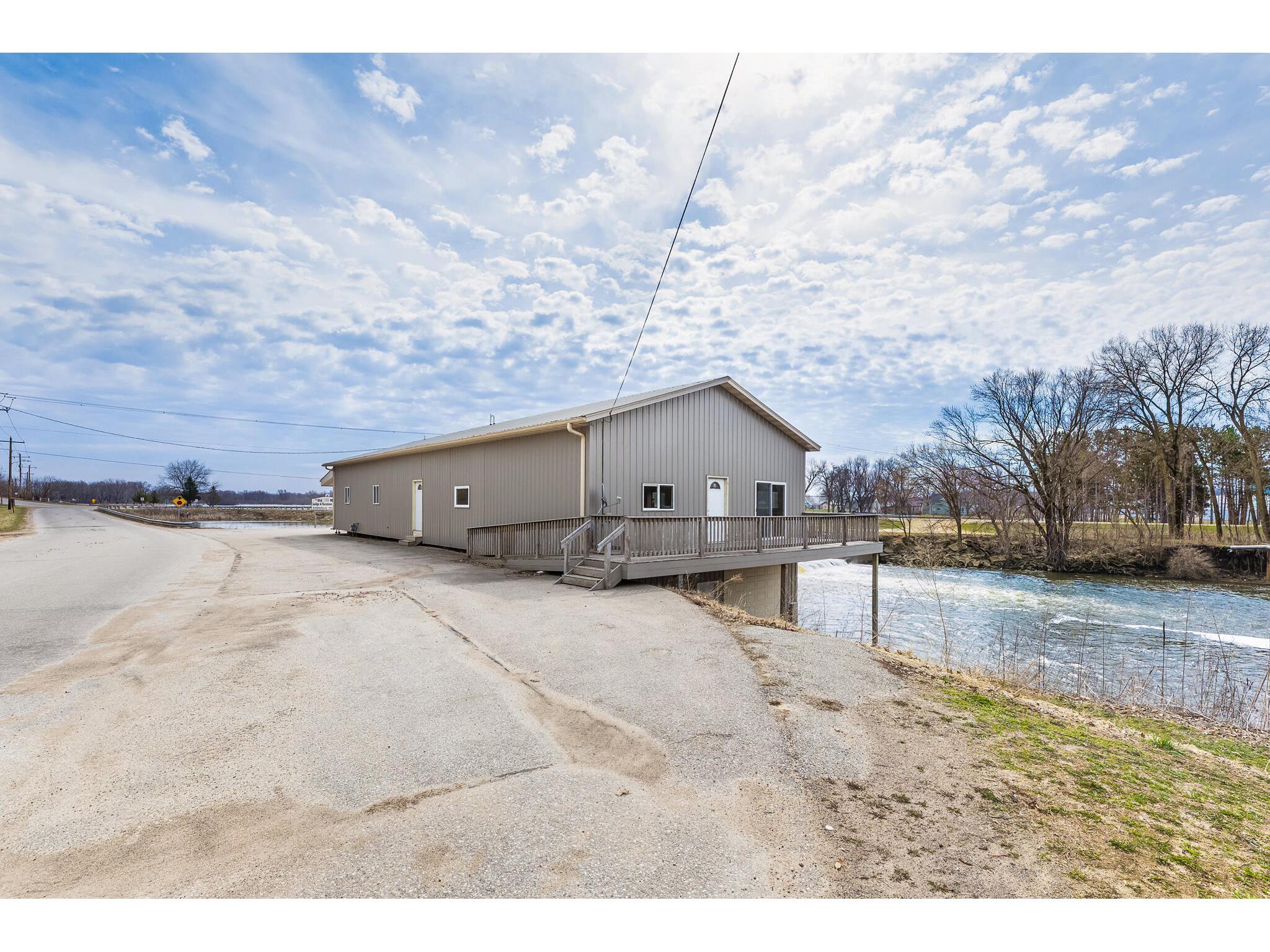 141 W Mill Blair WI 54616 - LAKE HENRY 1968291 image30