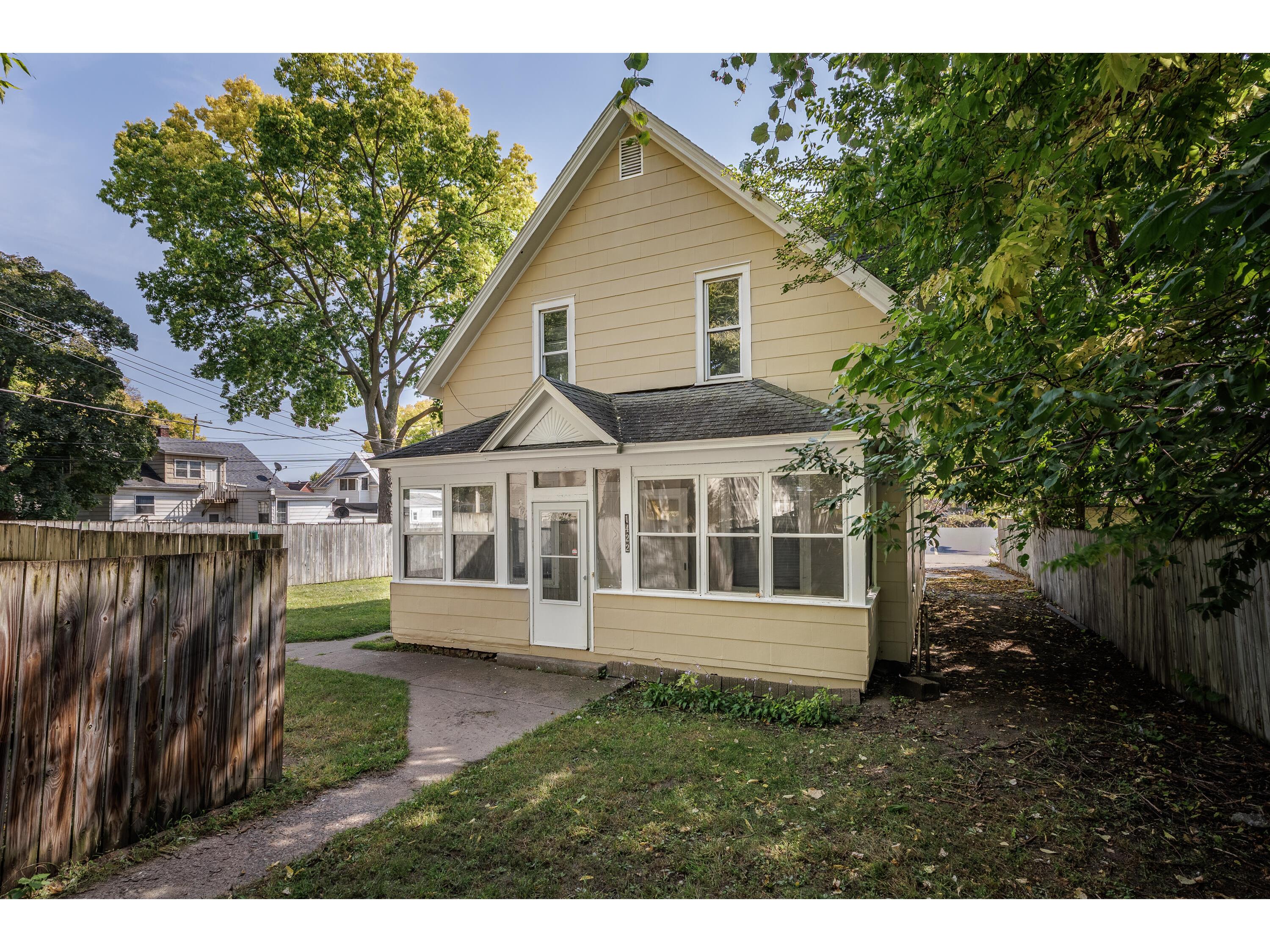 1422 Mississippi La Crosse WI 54601 1935772 image1