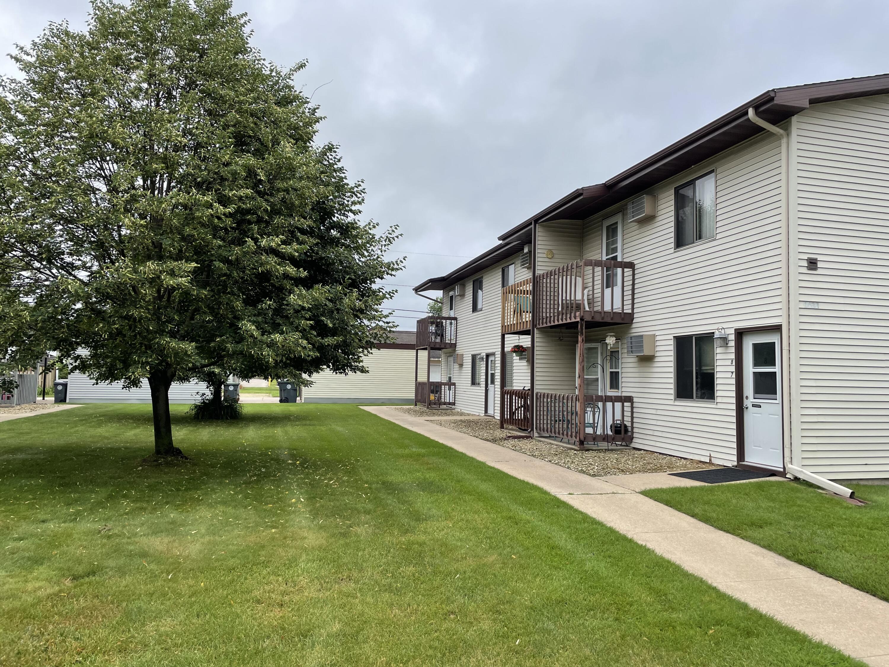 1422 REDFIELD ST 10, La Crosse, WI 54601 MLS 1801439 Edina Realty