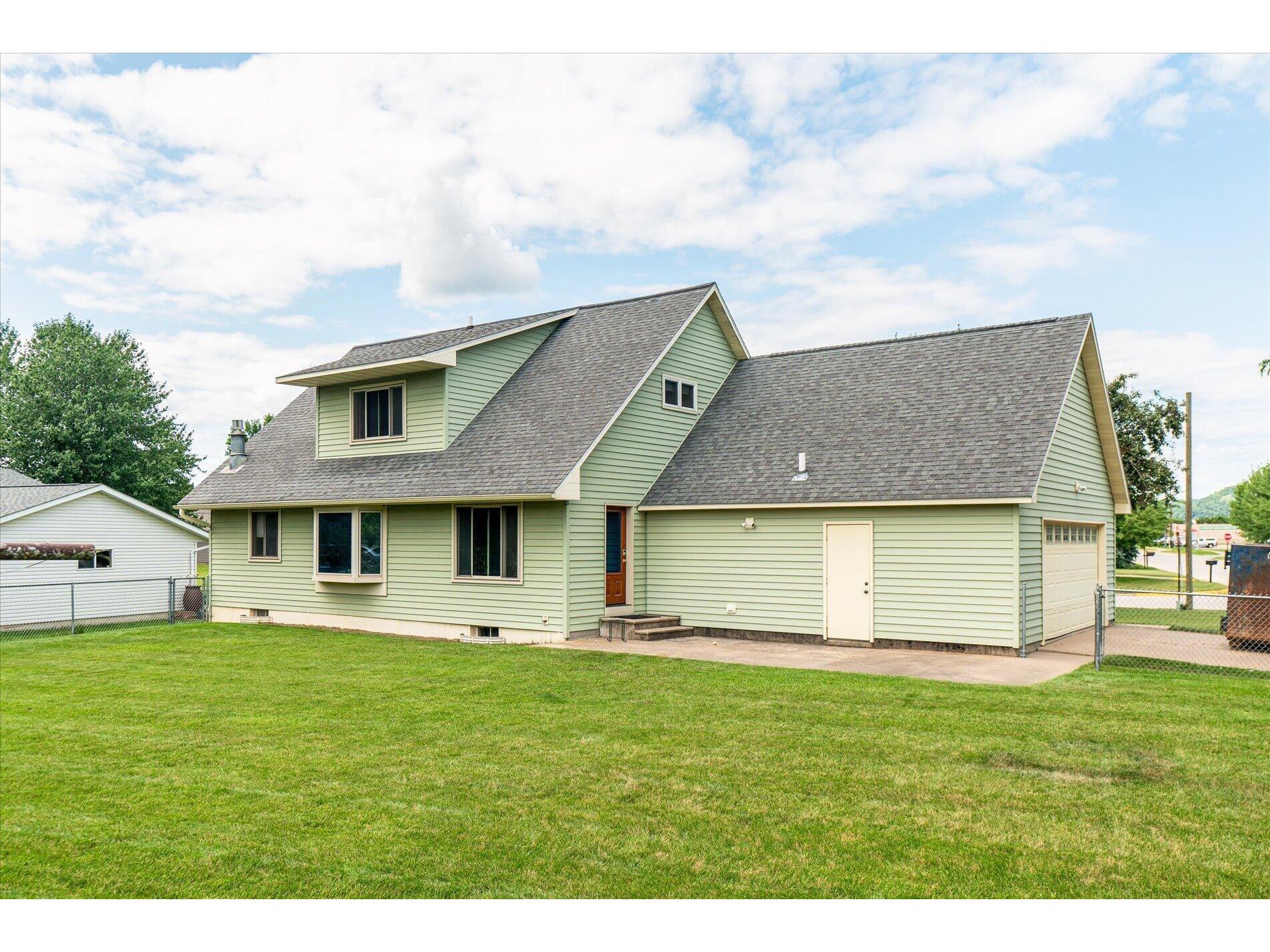 1430 Willow La Crescent MN 55947 1973308 image1