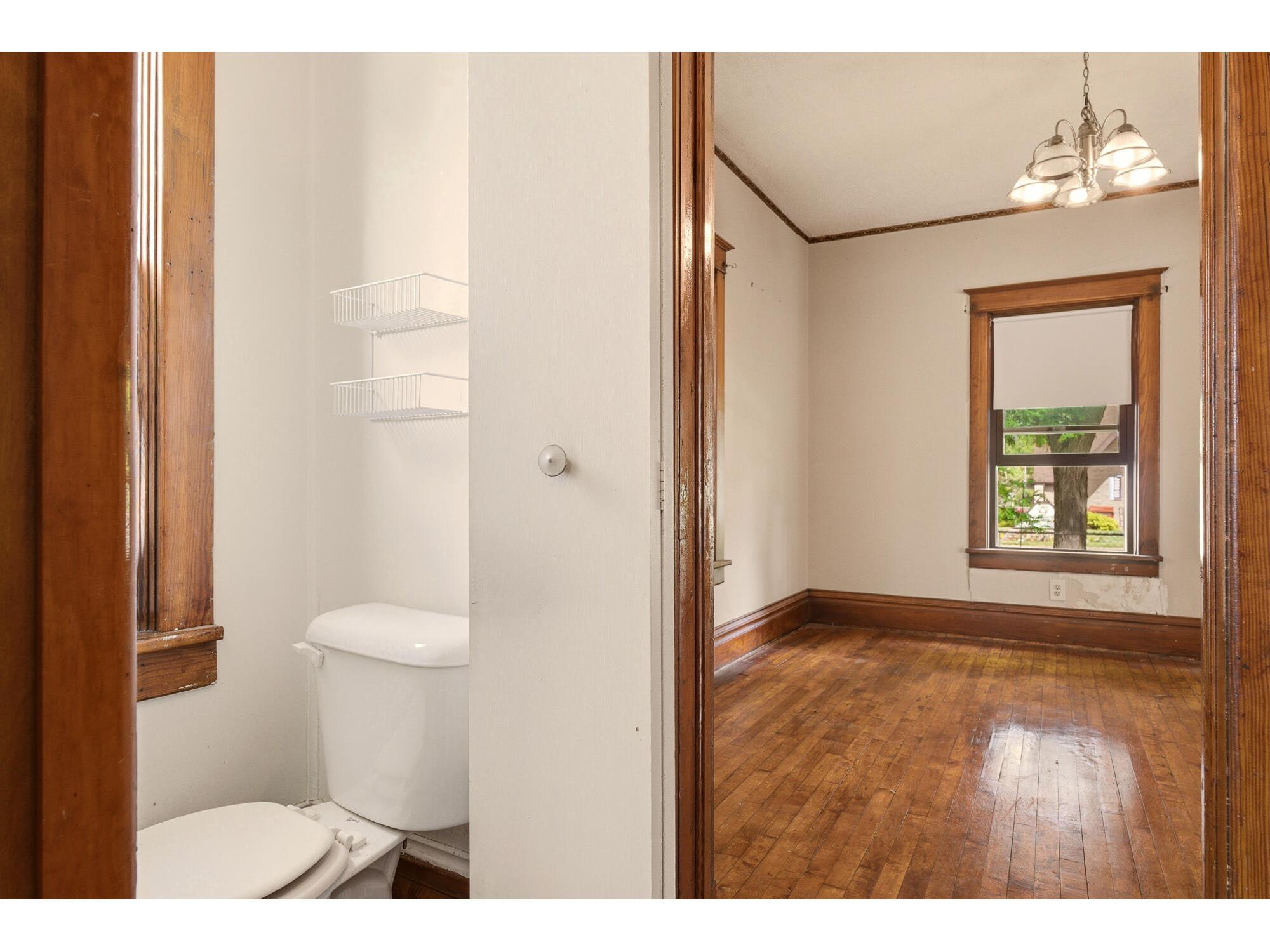 1453 Charles La Crosse WI 54603 1965371 image13