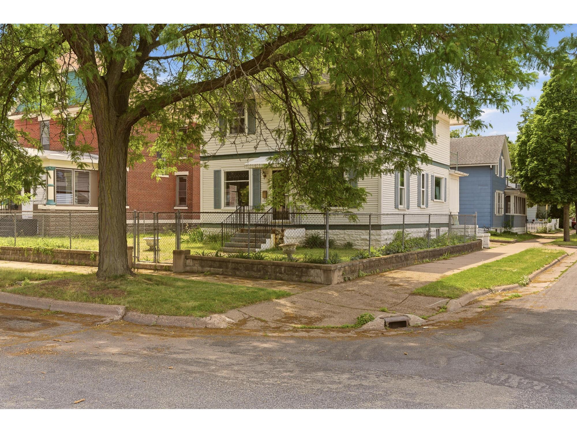1453 Charles La Crosse WI 54603 1965371 image2