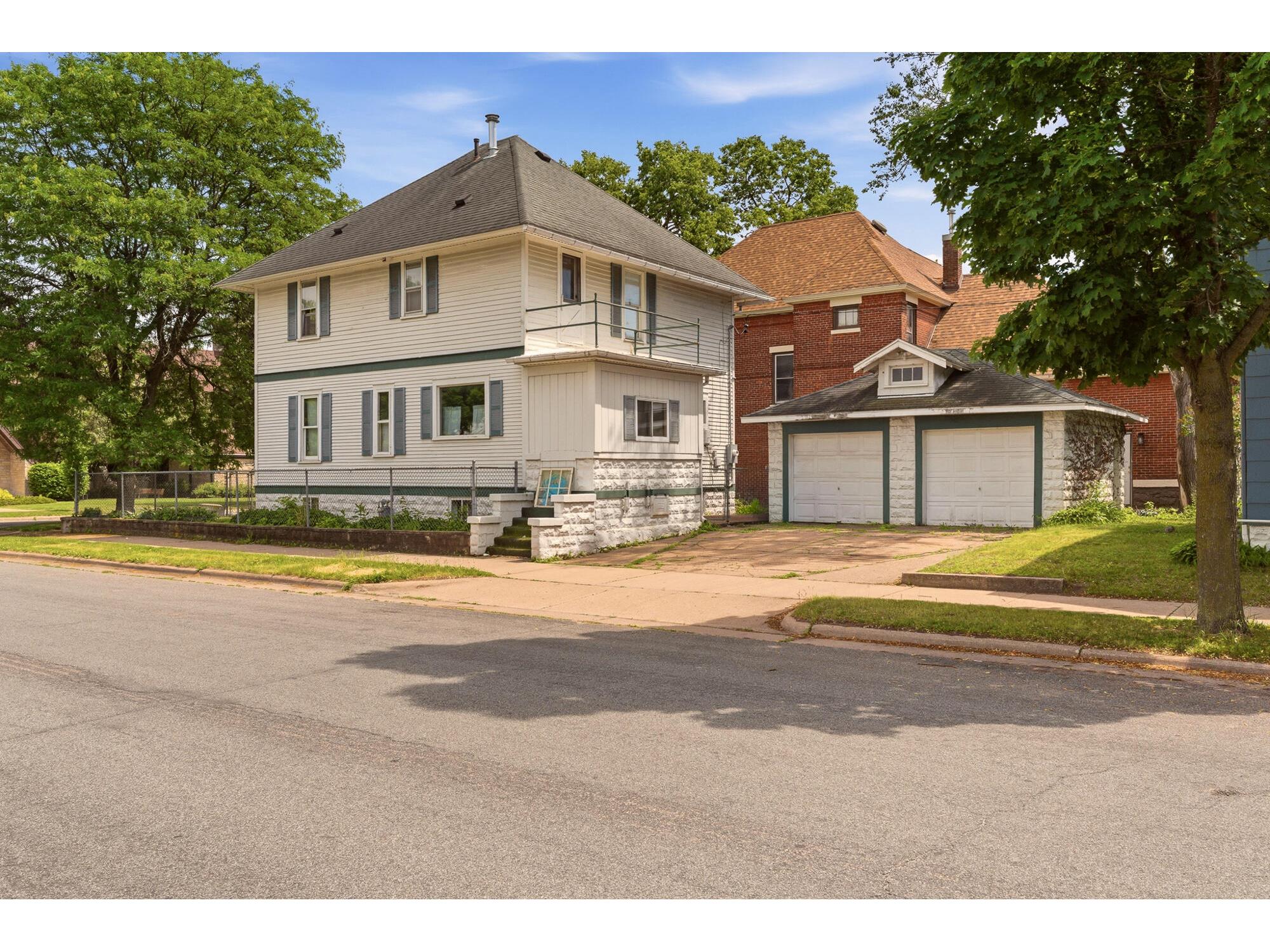 1453 Charles La Crosse WI 54603 1965371 image25